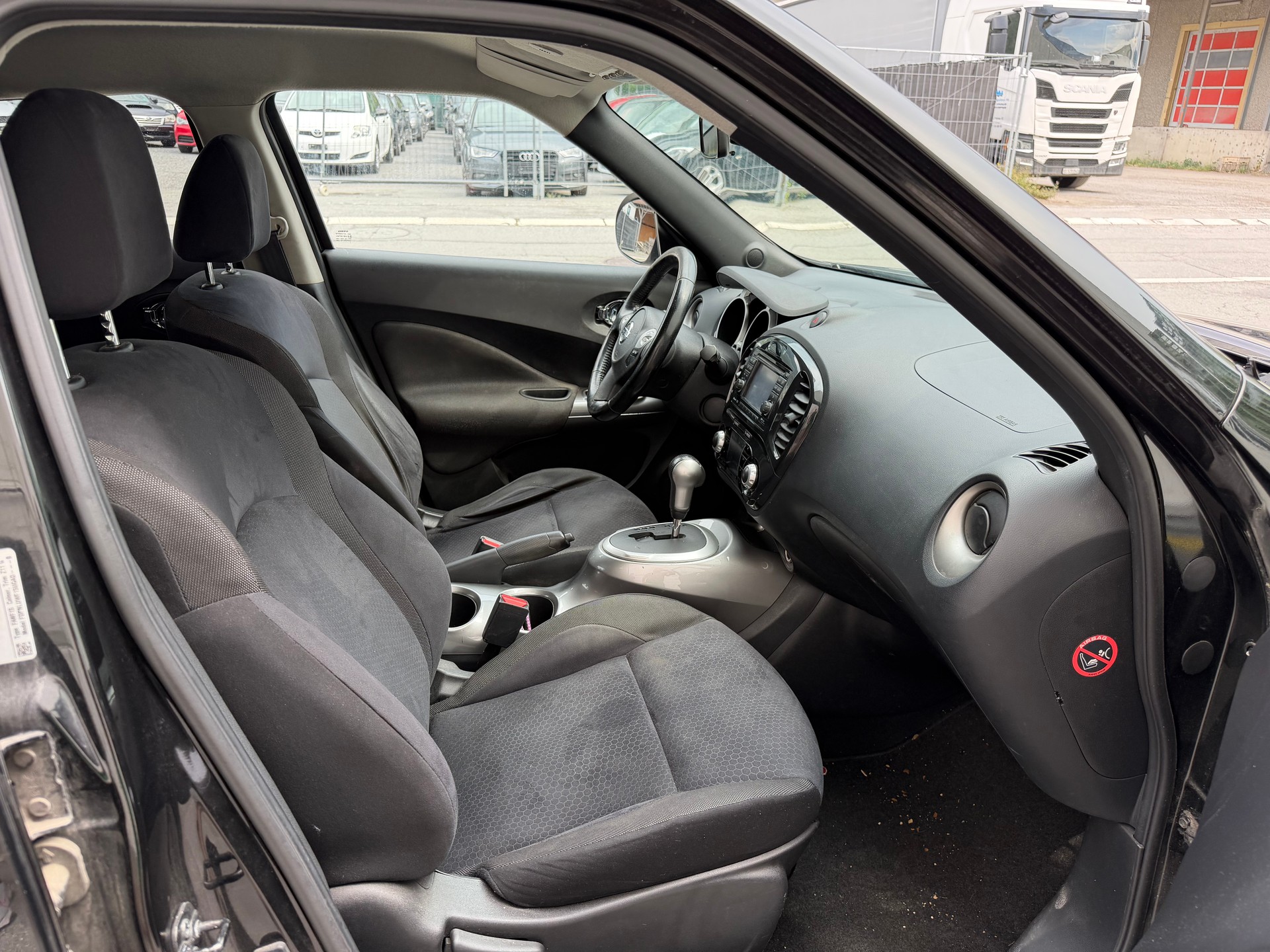 NISSAN Juke 1.6 DIG-T tekna 4x4 Xtronic M-CVT-image-3
