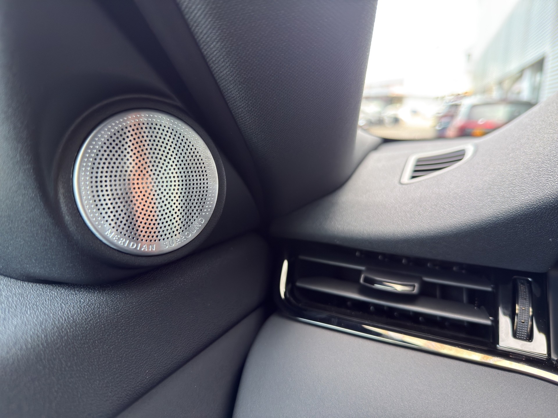 LAND ROVER Range Rover Evoque P 270e Hoxton Edition AT9-image-15