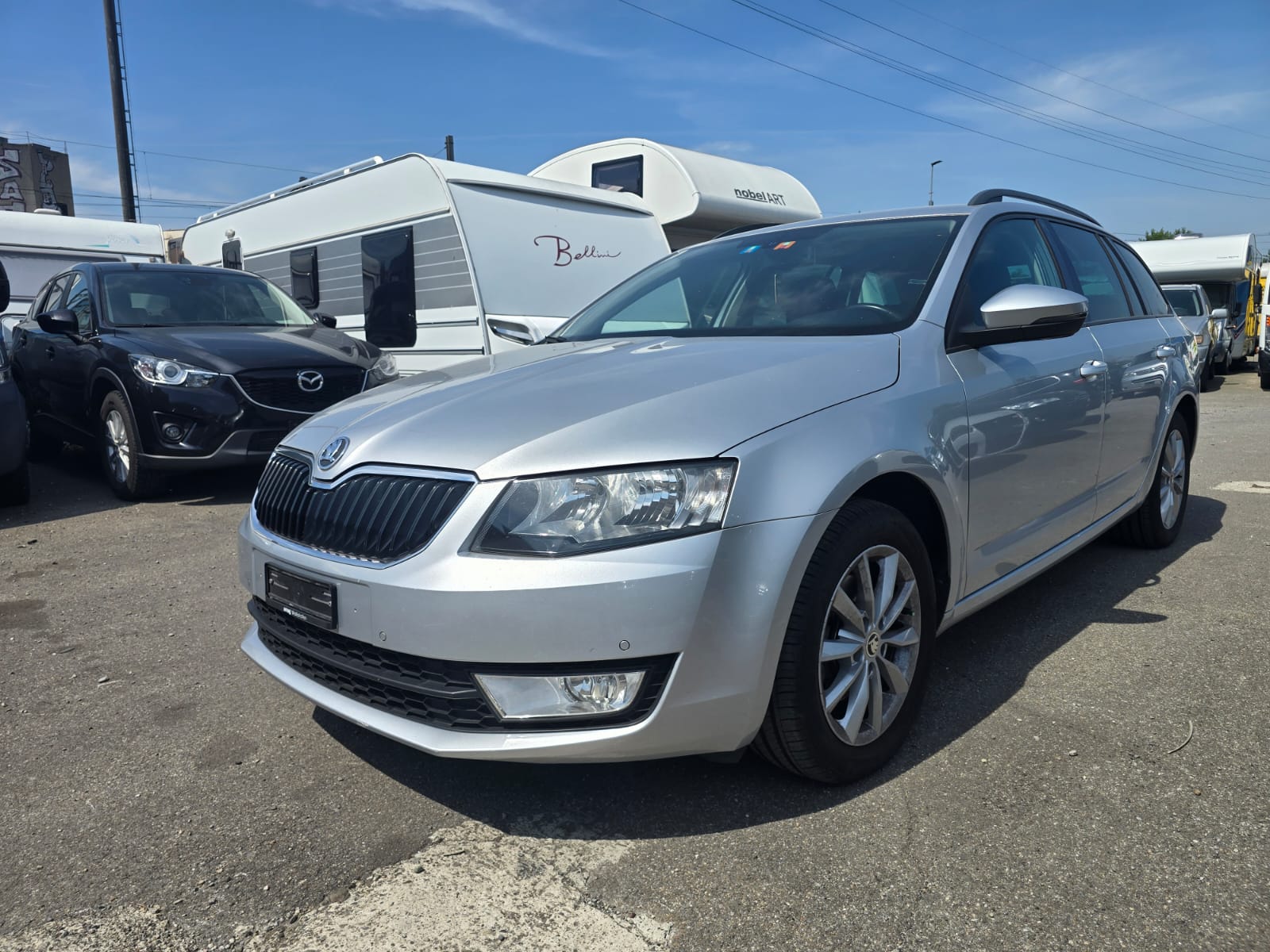 SKODA Octavia Combi 2.0 TDI L&K DSG-image-1