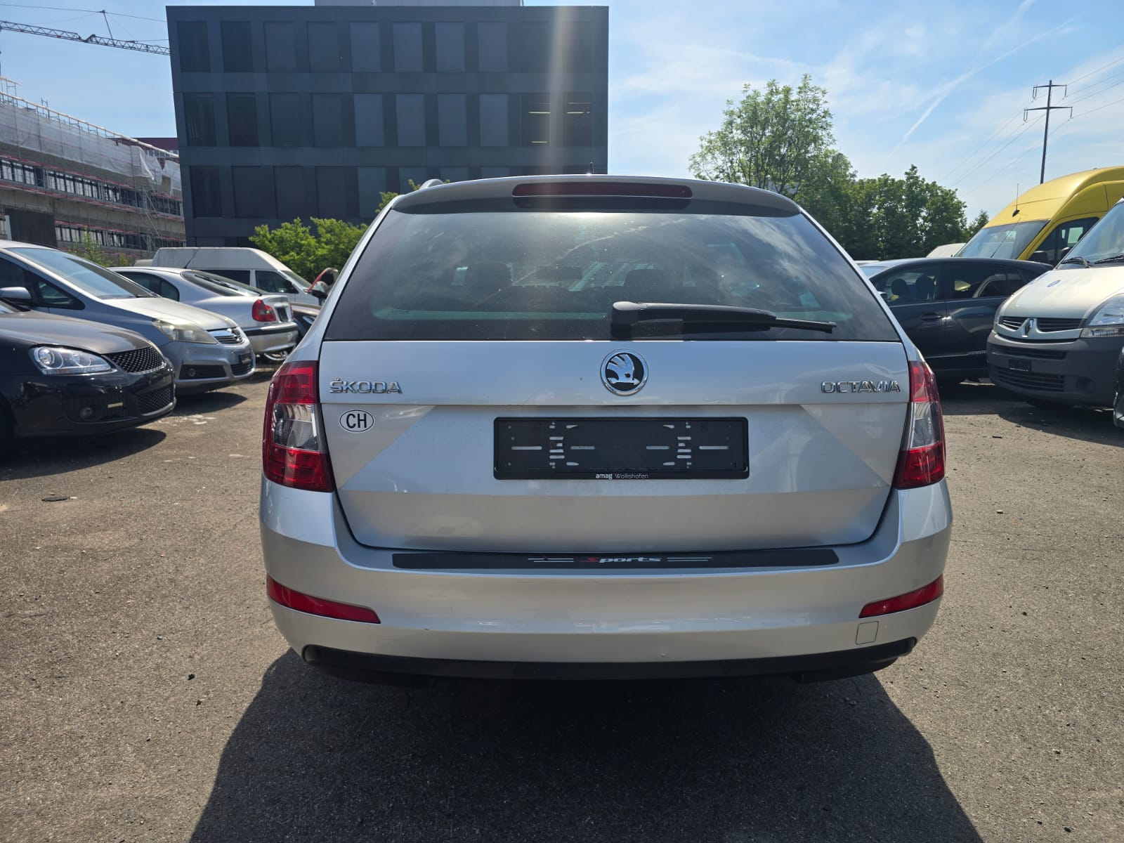 SKODA Octavia Combi 2.0 TDI L&K DSG-image-5