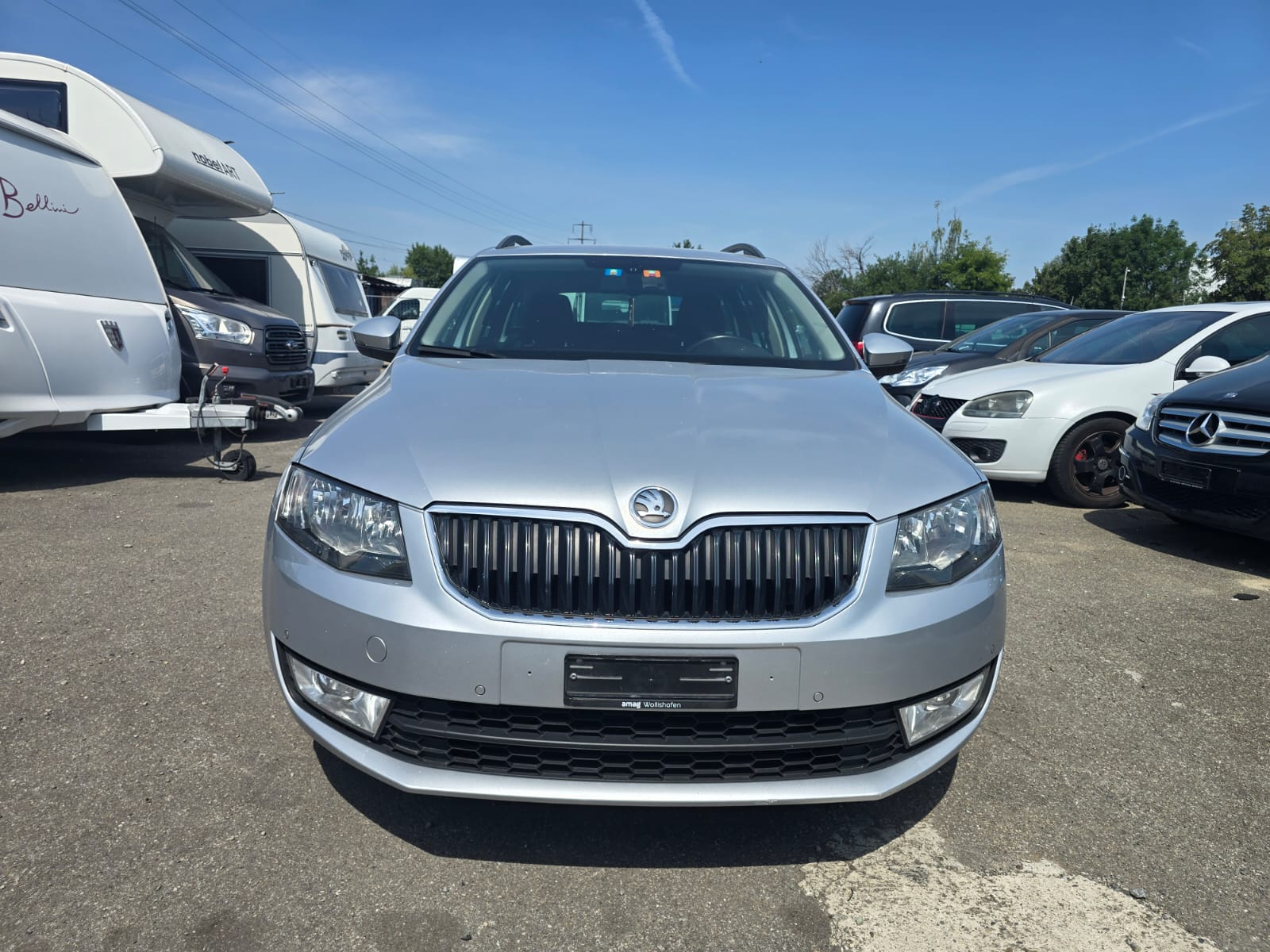 SKODA Octavia Combi 2.0 TDI L&K DSG-image-0