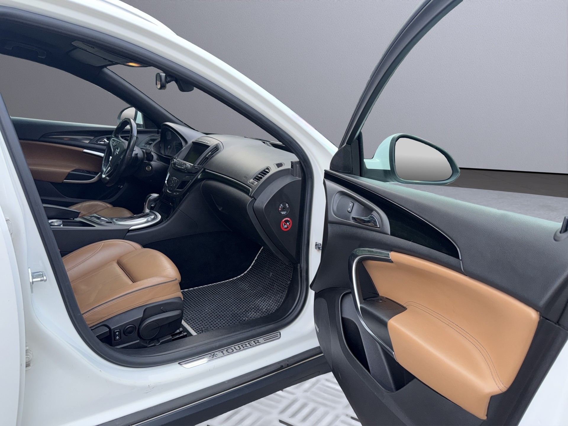 OPEL Insignia Country Tourer 2.0 Turbo 4WD Automatic-image-10
