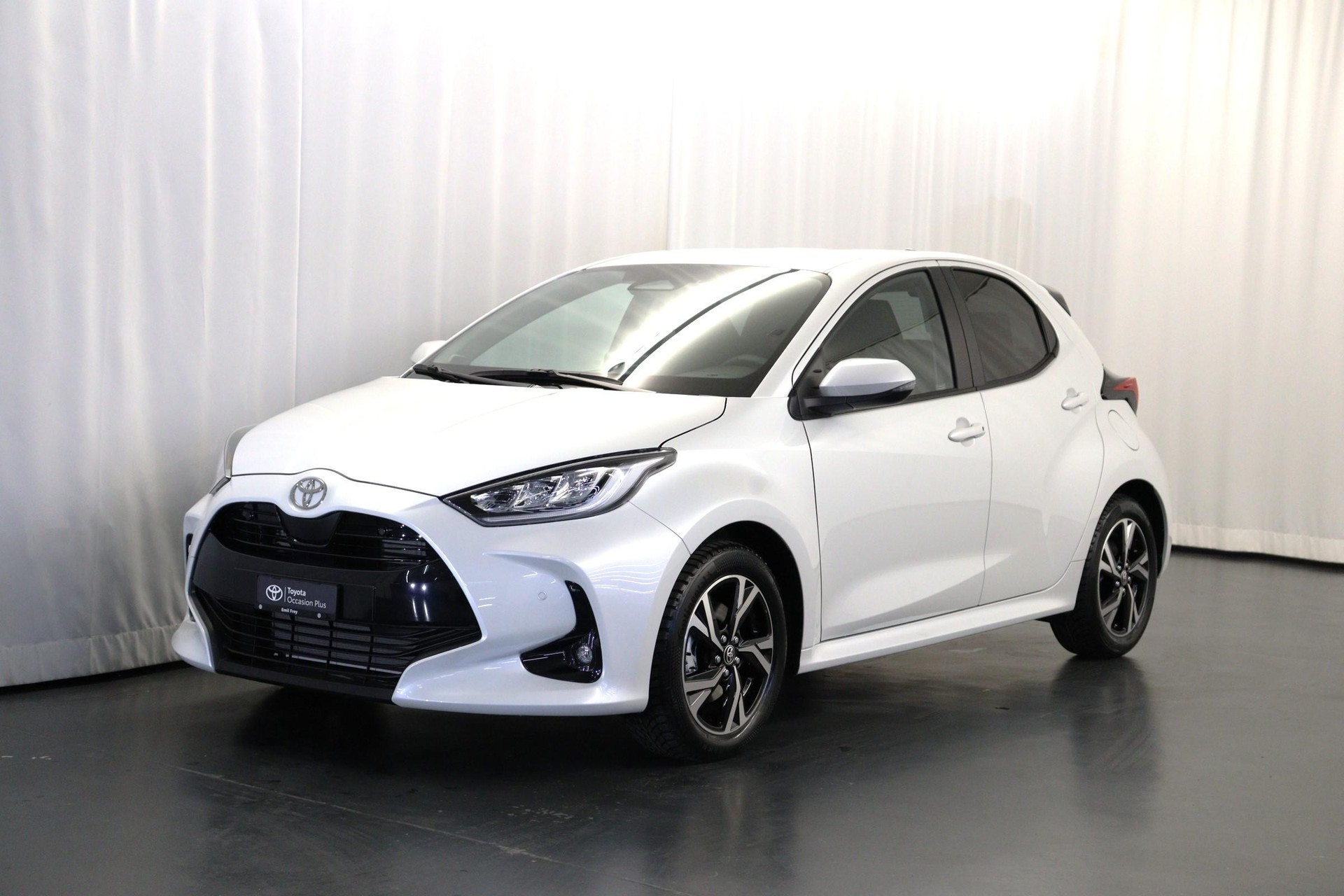TOYOTA Yaris 1.5 VVT-i HSD Trend-image-1