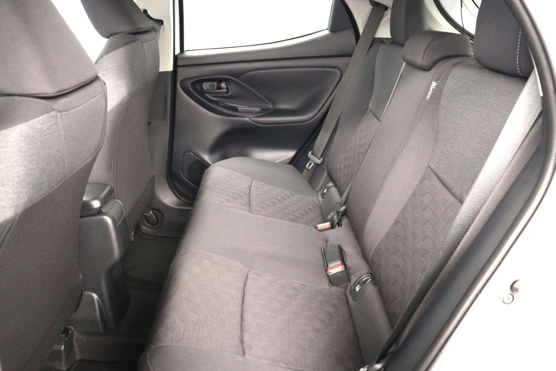 TOYOTA Yaris 1.5 VVT-i HSD Trend-image-8