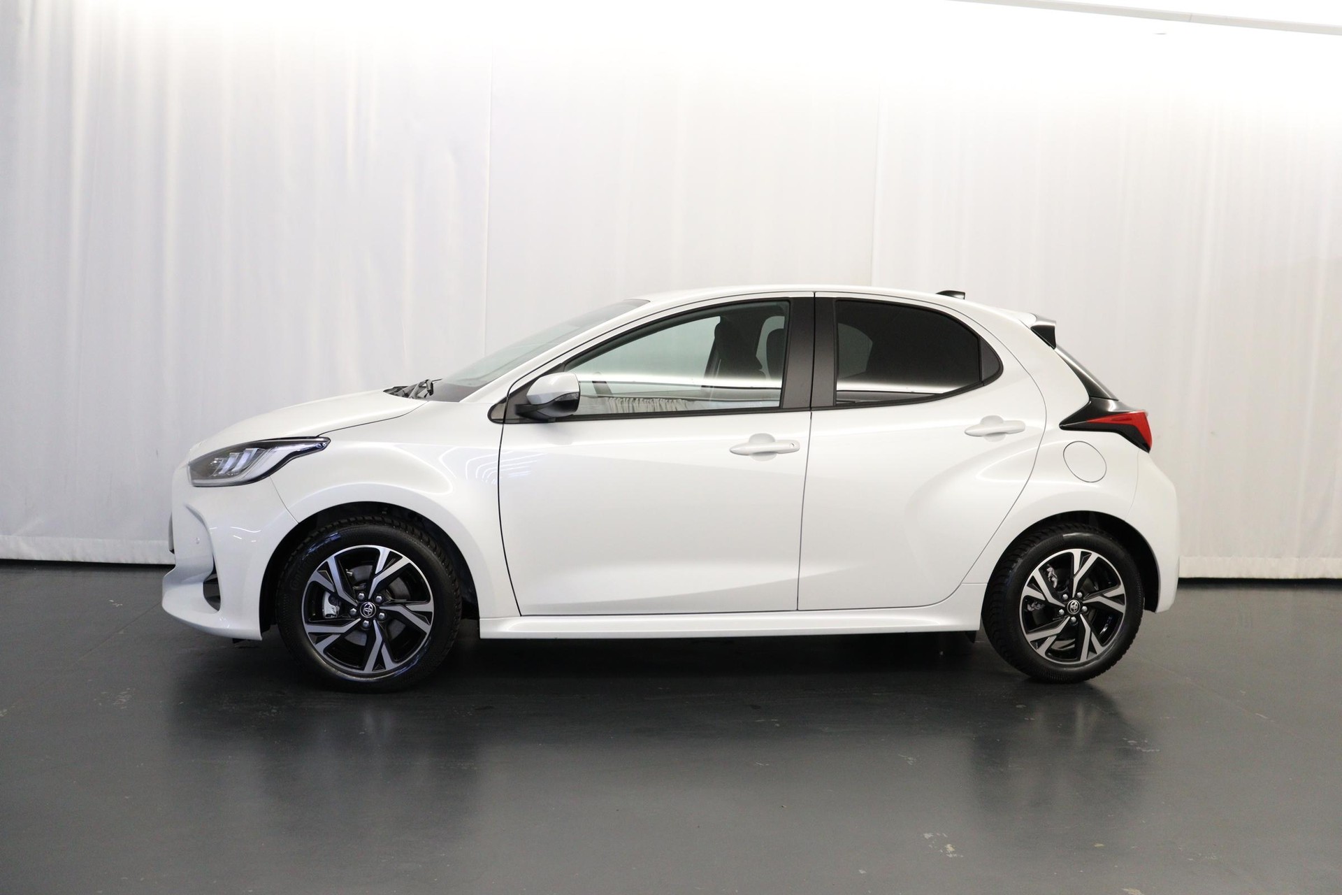 TOYOTA Yaris 1.5 VVT-i HSD Trend-showroom-element-3