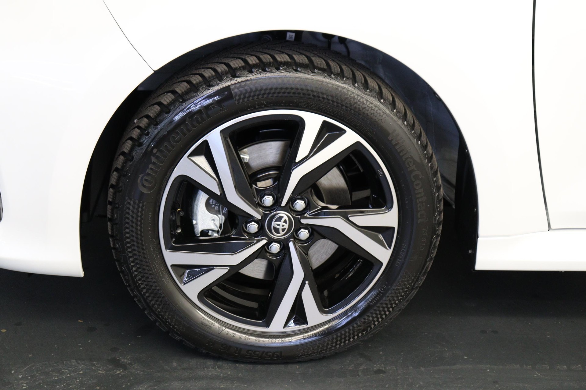 TOYOTA Yaris 1.5 VVT-i HSD Trend-image-12