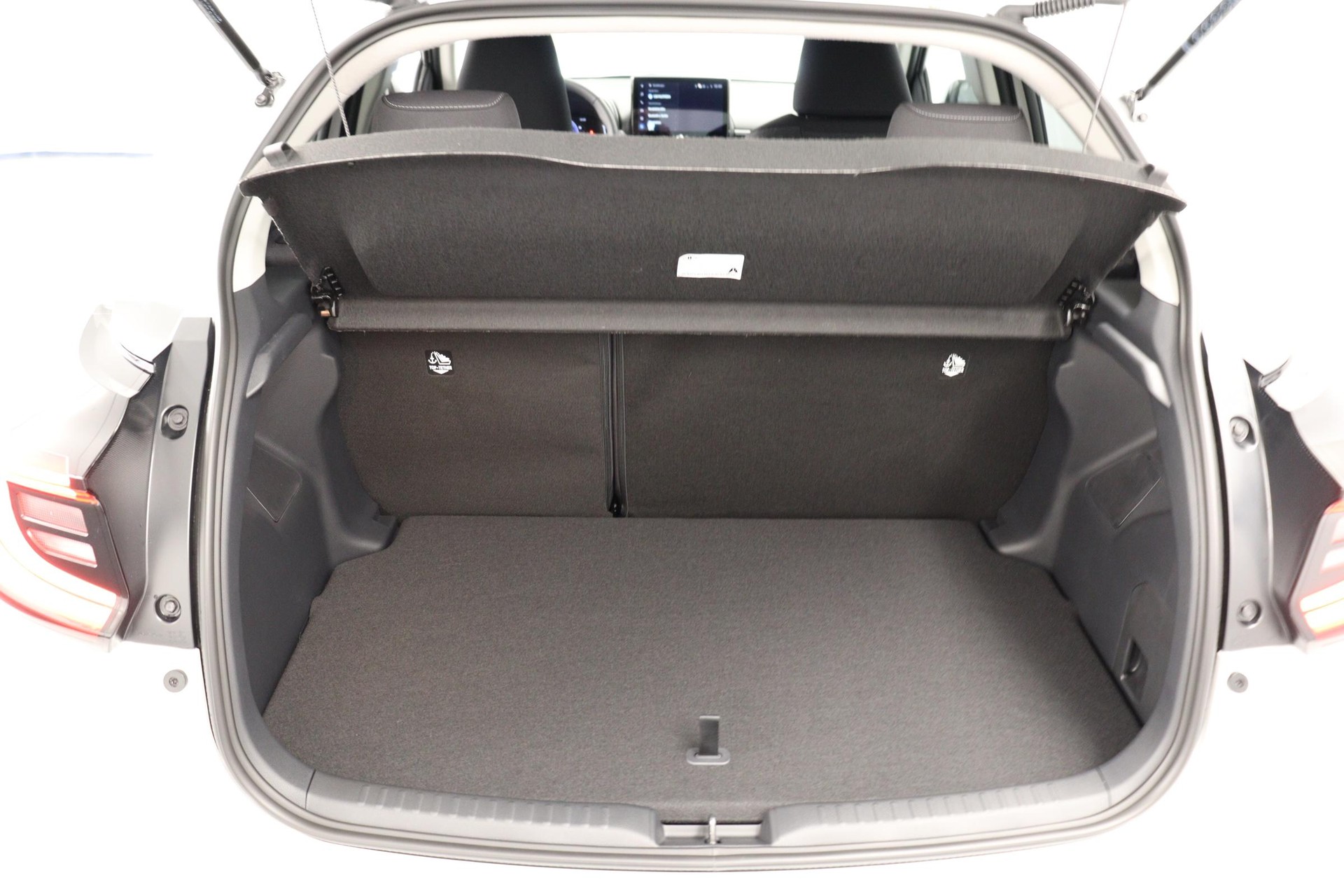 TOYOTA Yaris 1.5 VVT-i HSD Trend-image-13
