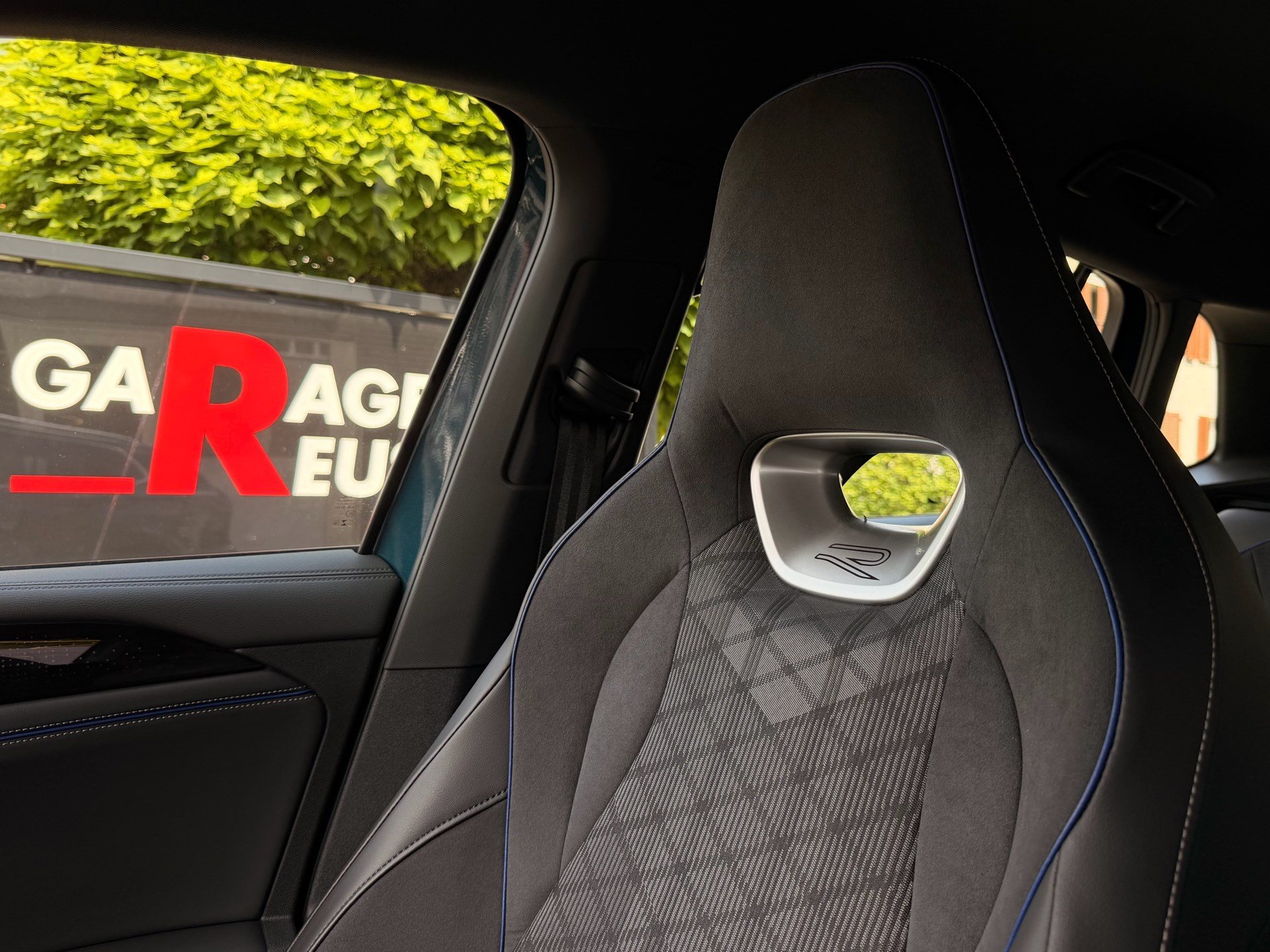VW Tiguan 2.0 TSI 265 PS 4MOTION R-LINE *** ANHÄNGEKUPPLUNG & 360 GRAD KAMERA ***-image-27