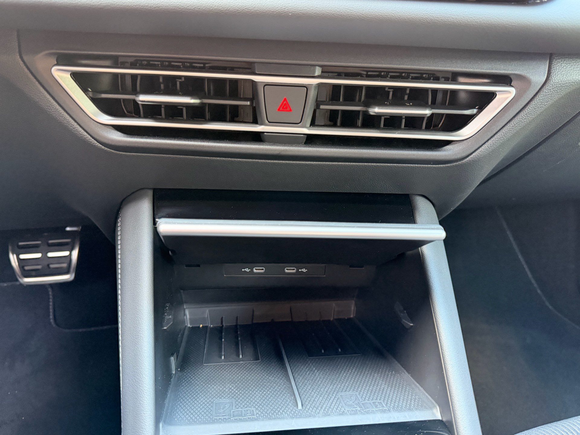 VW Tiguan 2.0 TSI 265 PS 4MOTION R-LINE *** ANHÄNGEKUPPLUNG & 360 GRAD KAMERA ***-image-23