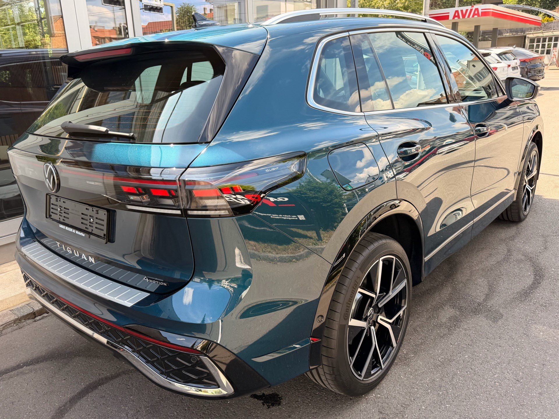 VW Tiguan 2.0 TSI 265 PS 4MOTION R-LINE *** ANHÄNGEKUPPLUNG & 360 GRAD KAMERA ***-showroom-element-3