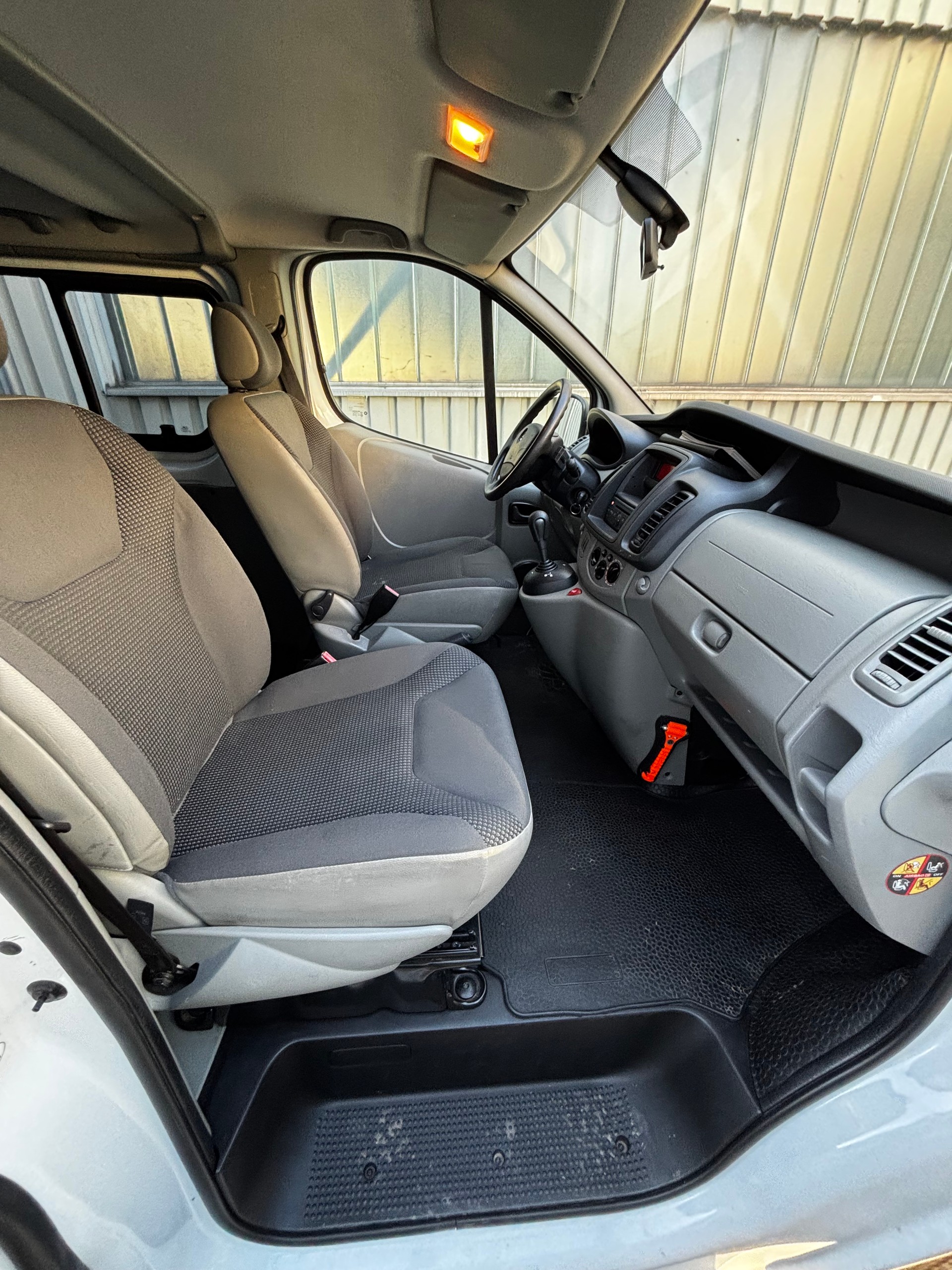 OPEL Vivaro 2.0 CDTI ecoFLEX 2.7t L1H1 Easytronic-image-7