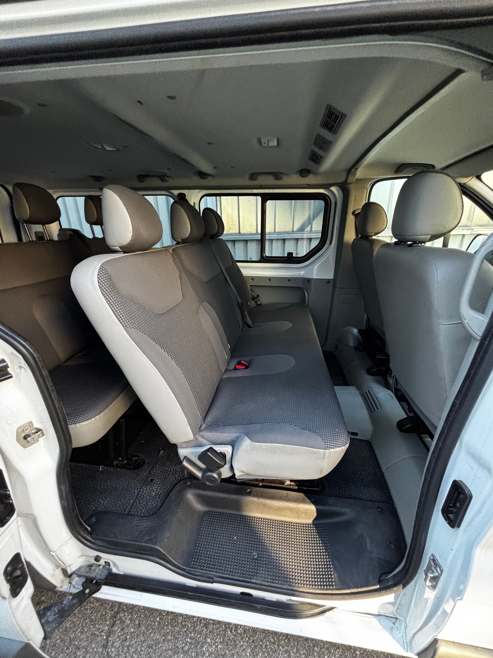 OPEL Vivaro 2.0 CDTI ecoFLEX 2.7t L1H1 Easytronic-image-8