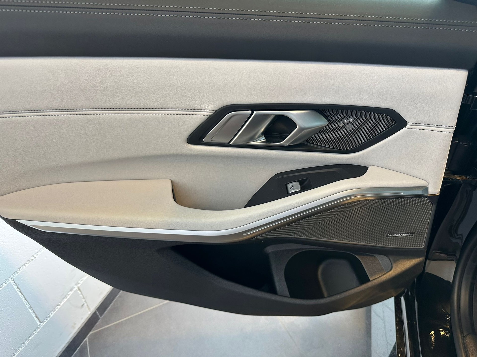 BMW M3 Touring xDrive Competition M-image-17