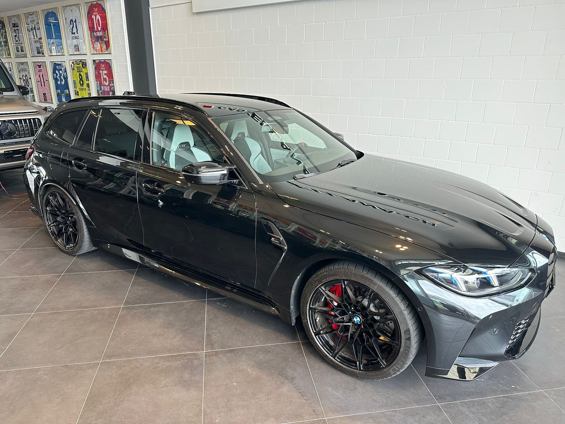 BMW M3 Touring xDrive Competition M-showroom-element-1