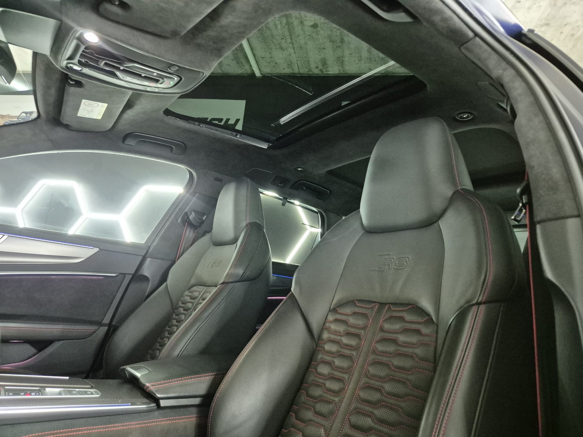 AUDI RS6 Avant 4.0 TFSI V8 quattro-image-37