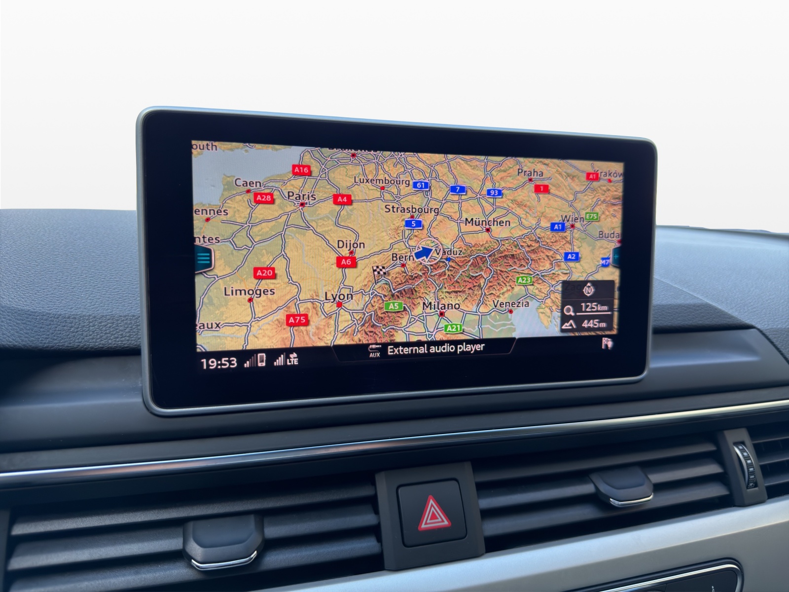 AUDI A4 Avant 35 TDI Sport S-tronic-image-12