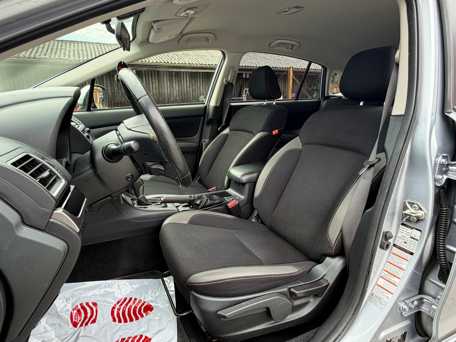 SUBARU XV 1.6 Swiss Two AWD CVT-image-13