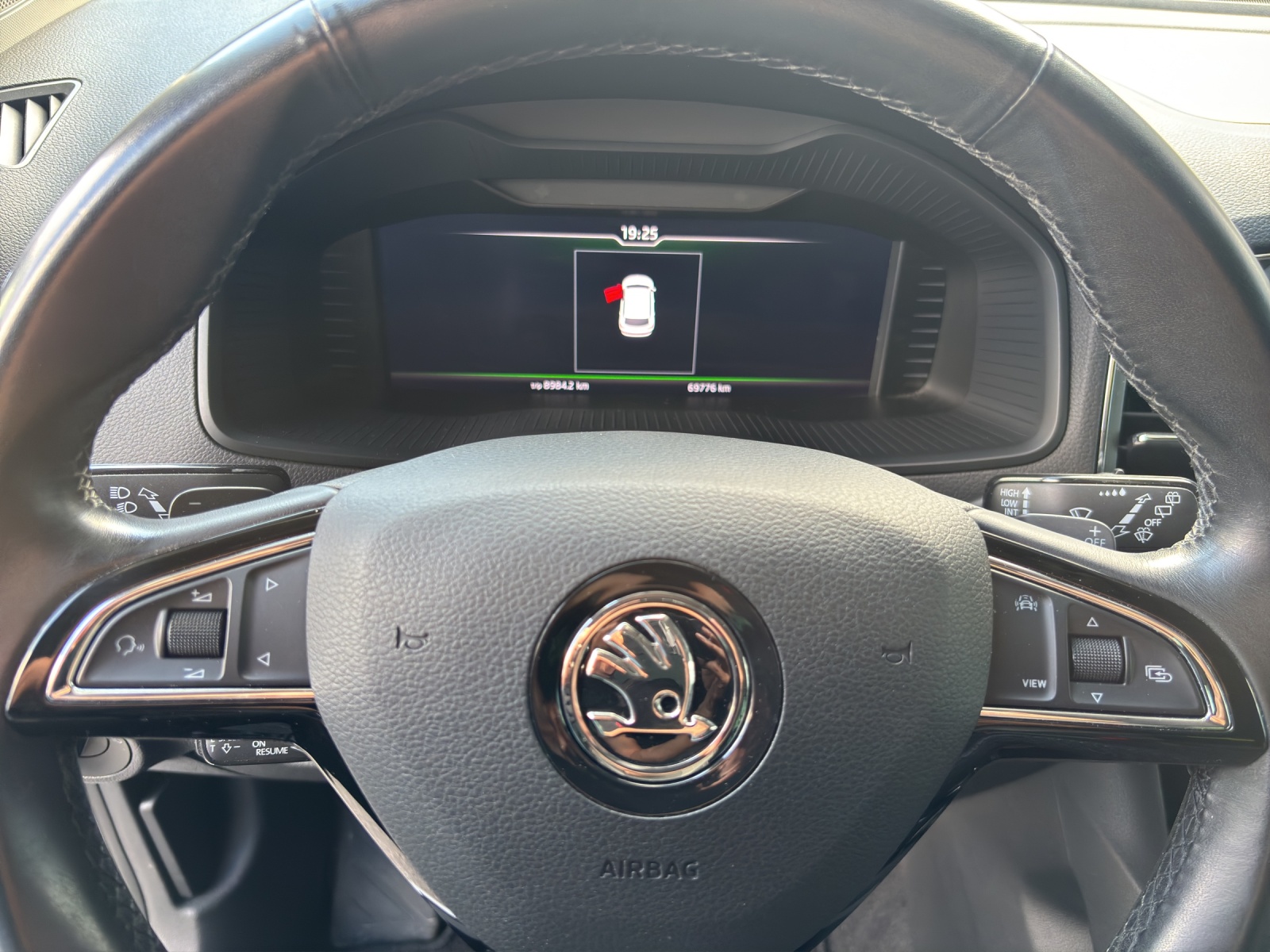 SKODA Karoq 2.0 TDI Drive 4x4 DSG-image-6