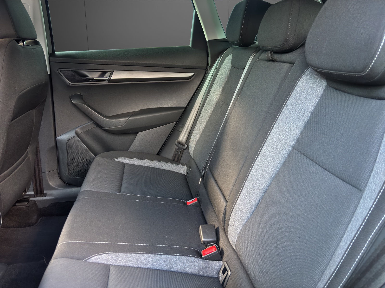 SKODA Karoq 2.0 TDI Drive 4x4 DSG-image-11