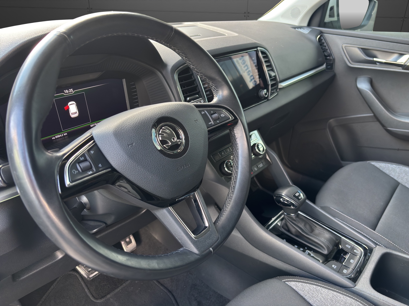 SKODA Karoq 2.0 TDI Drive 4x4 DSG-image-4