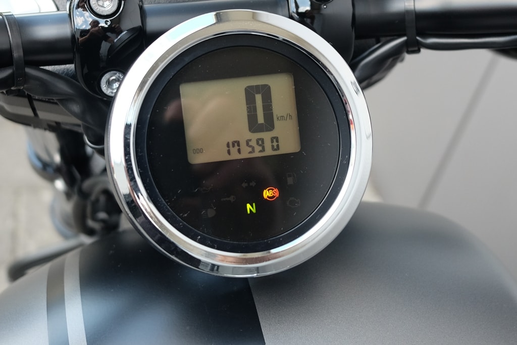 YAMAHA XV 950 R ABS-image-6