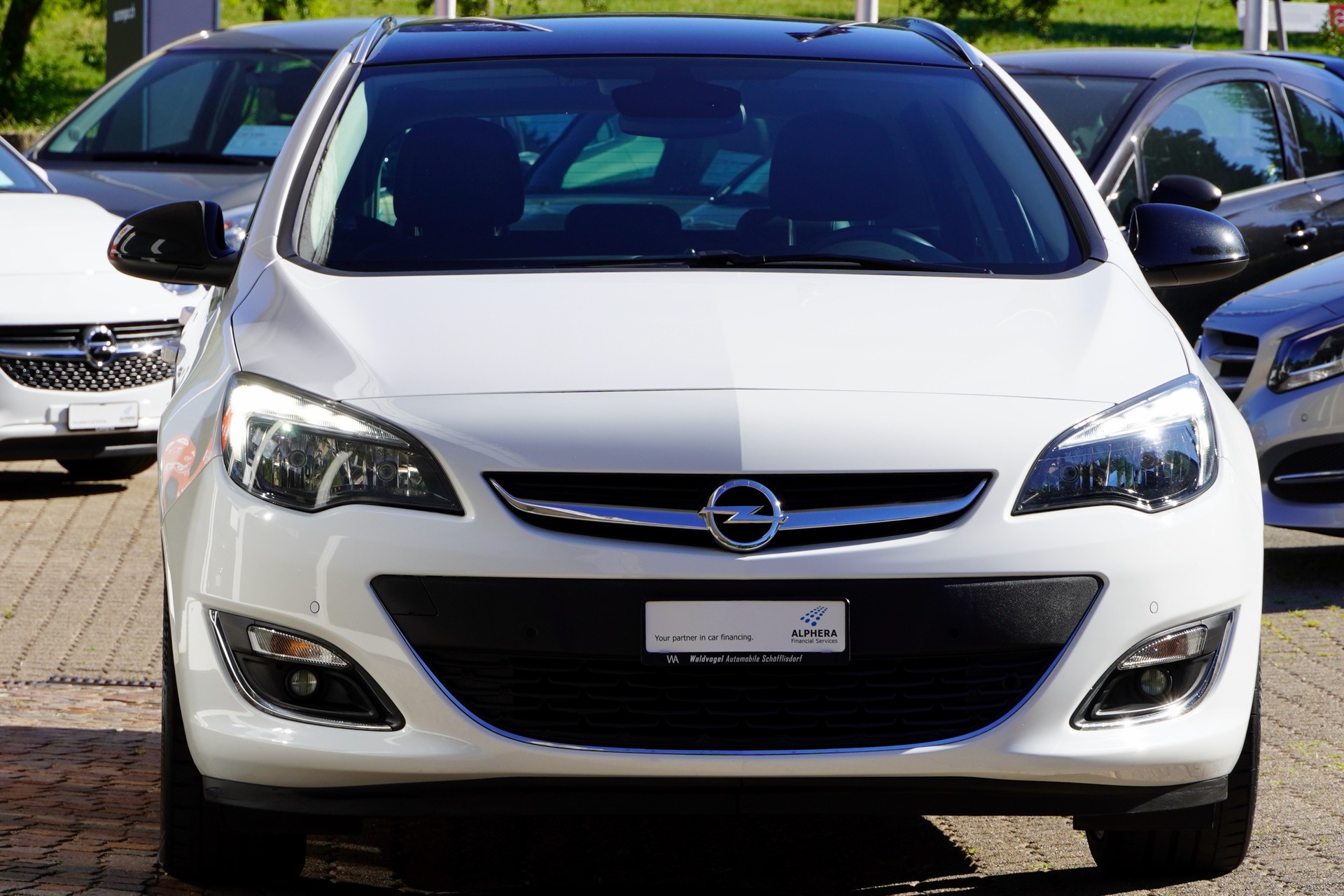 OPEL Astra SportsTourer 1.6i 16V Turbo Cosmo-image-2
