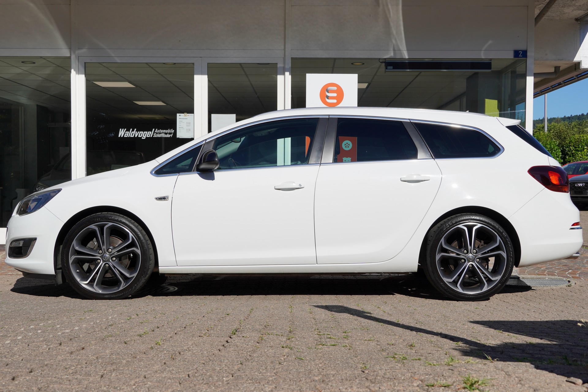 OPEL Astra SportsTourer 1.6i 16V Turbo Cosmo-image-3