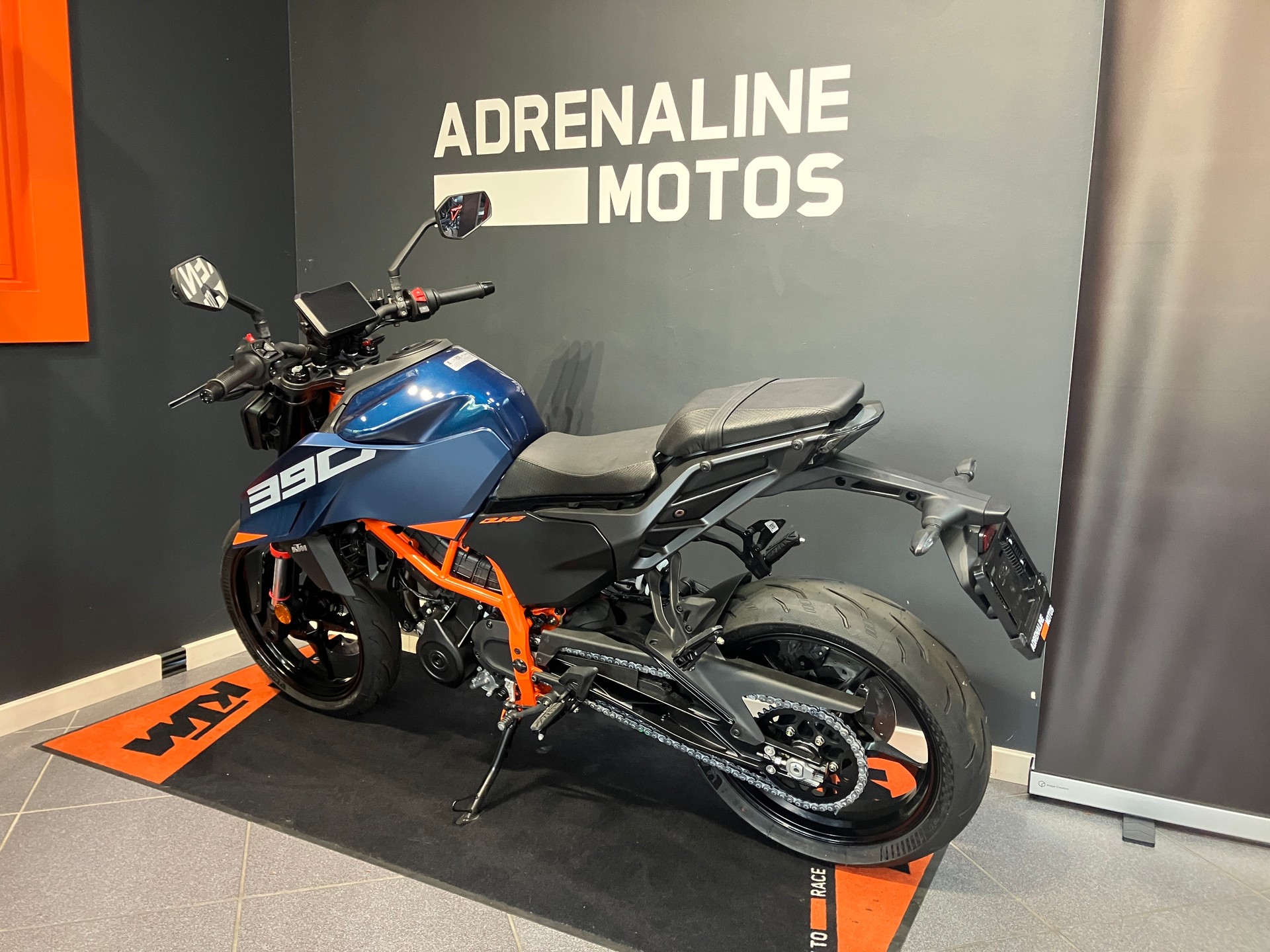KTM 390 Duke-image-4