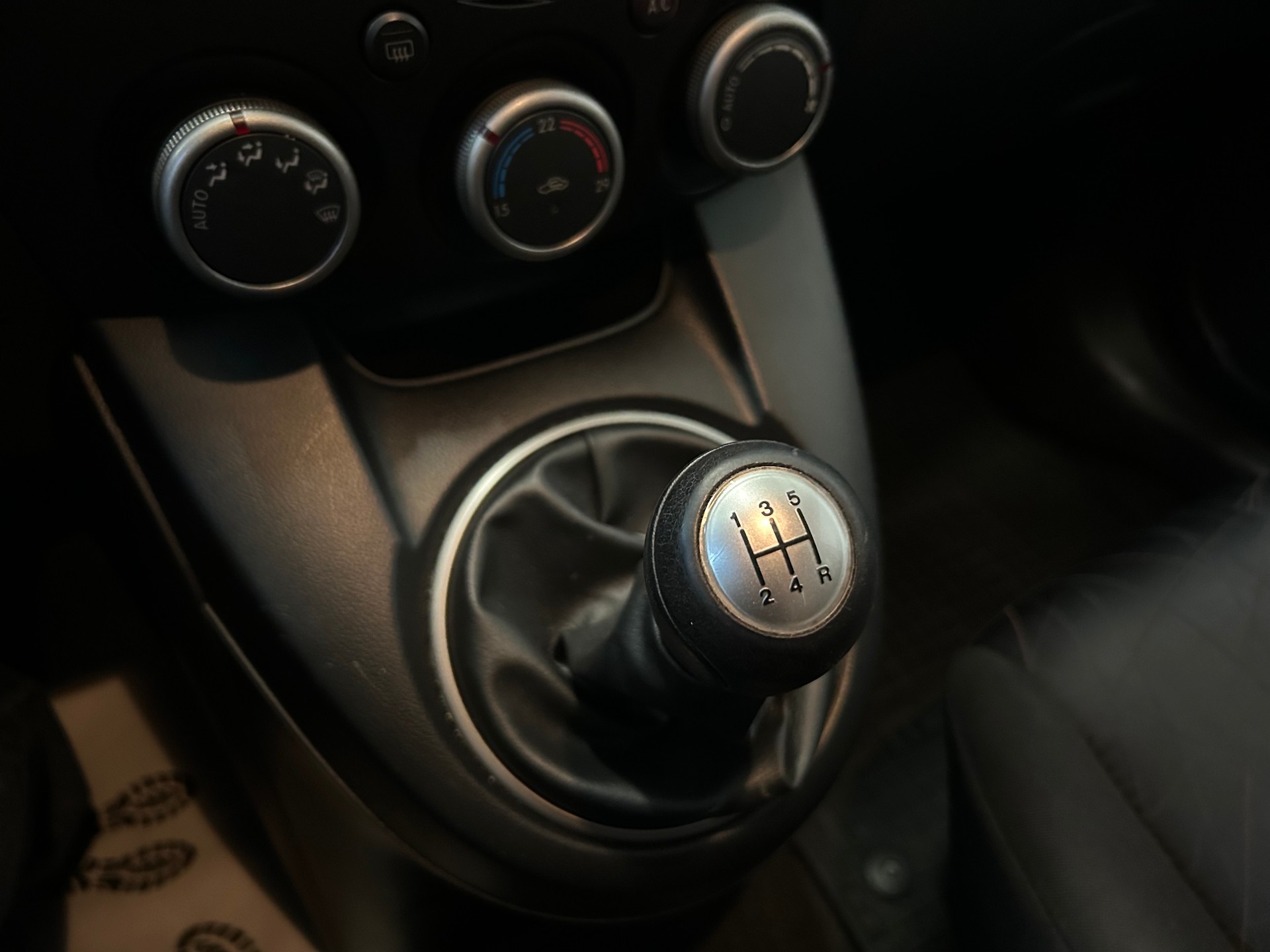 MAZDA 2 1.3i 16V Exclusive-image-9