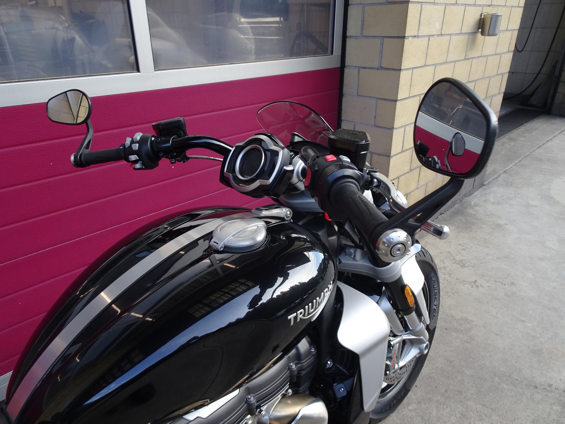TRIUMPH Rocket 3 GT-image-4