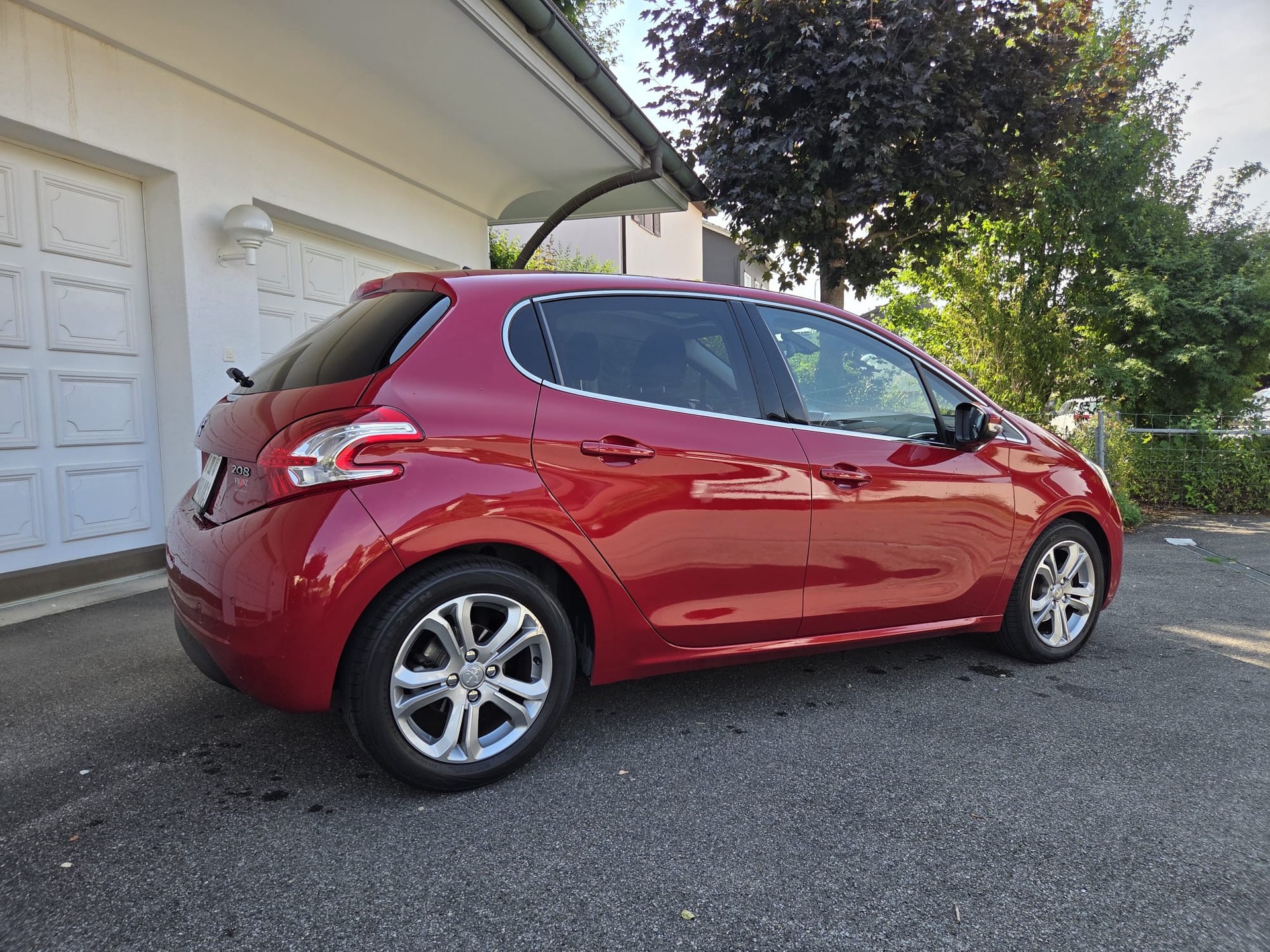 PEUGEOT 1.6 VTi Allure-image-0
