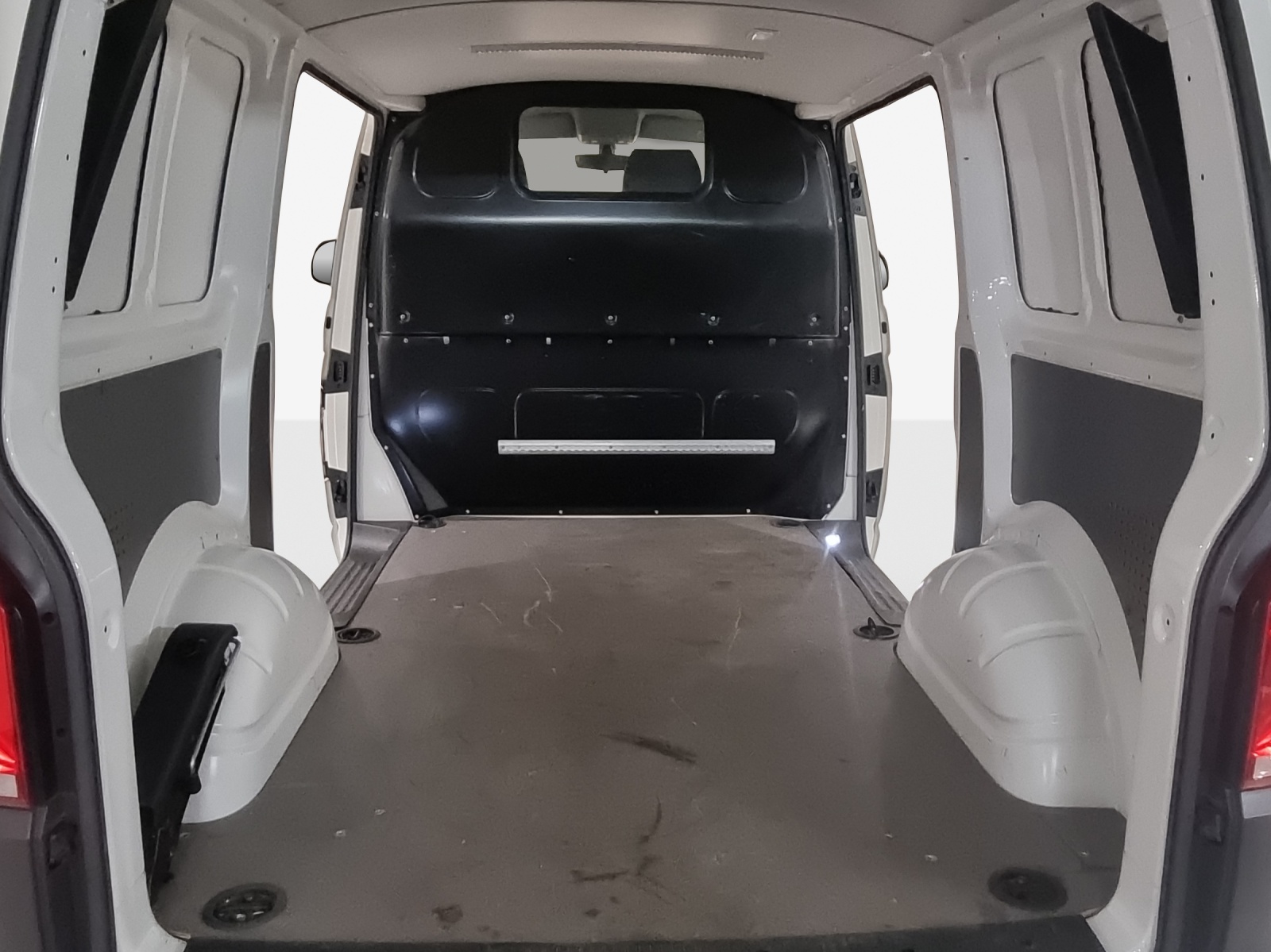VW T6.1 2.0 TDI 4Motion-image-14