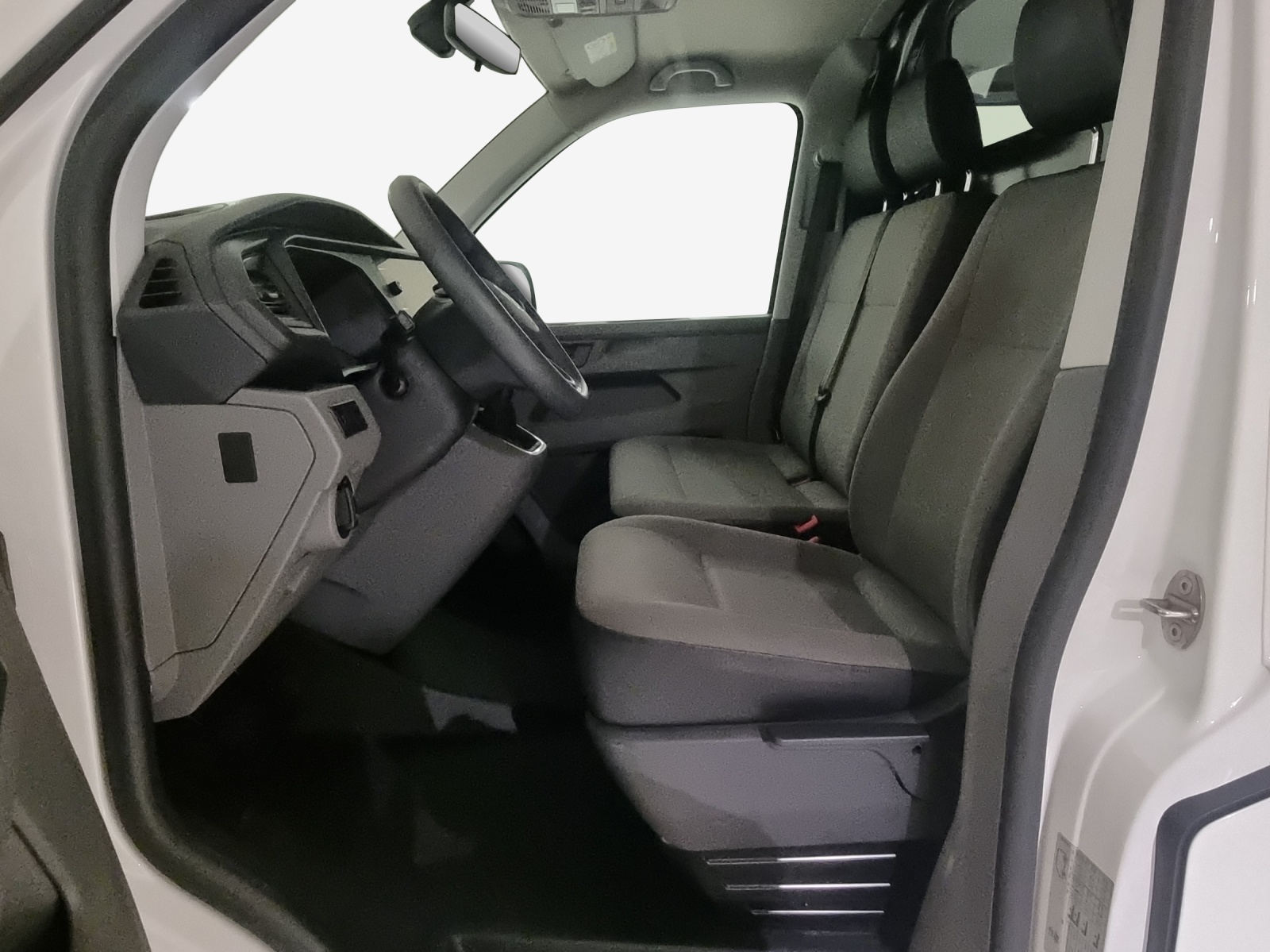 VW T6.1 2.0 TDI 4Motion-image-7