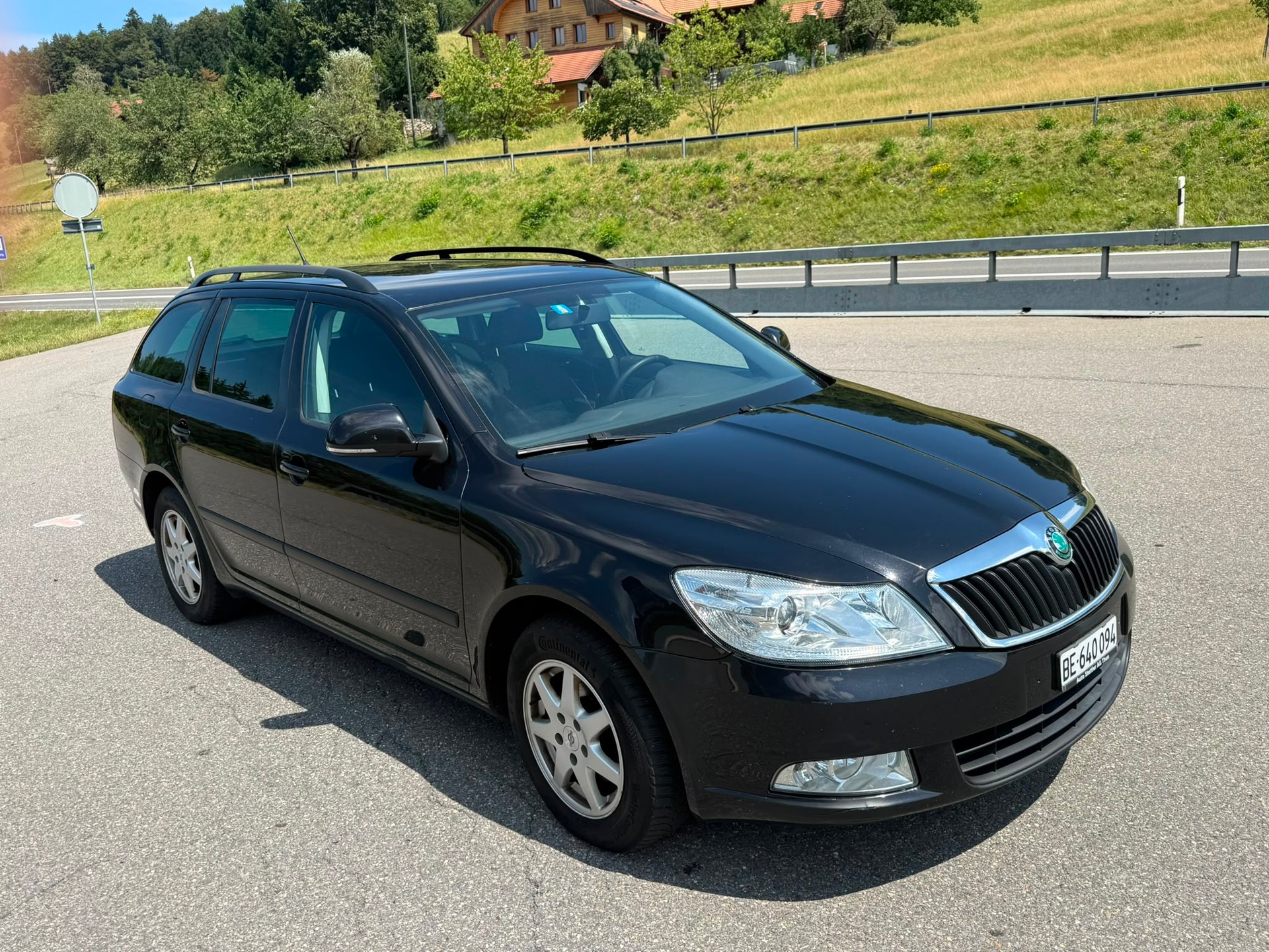 SKODA Octavia Combi 2.0 TDI 4x4 DSG-image-1