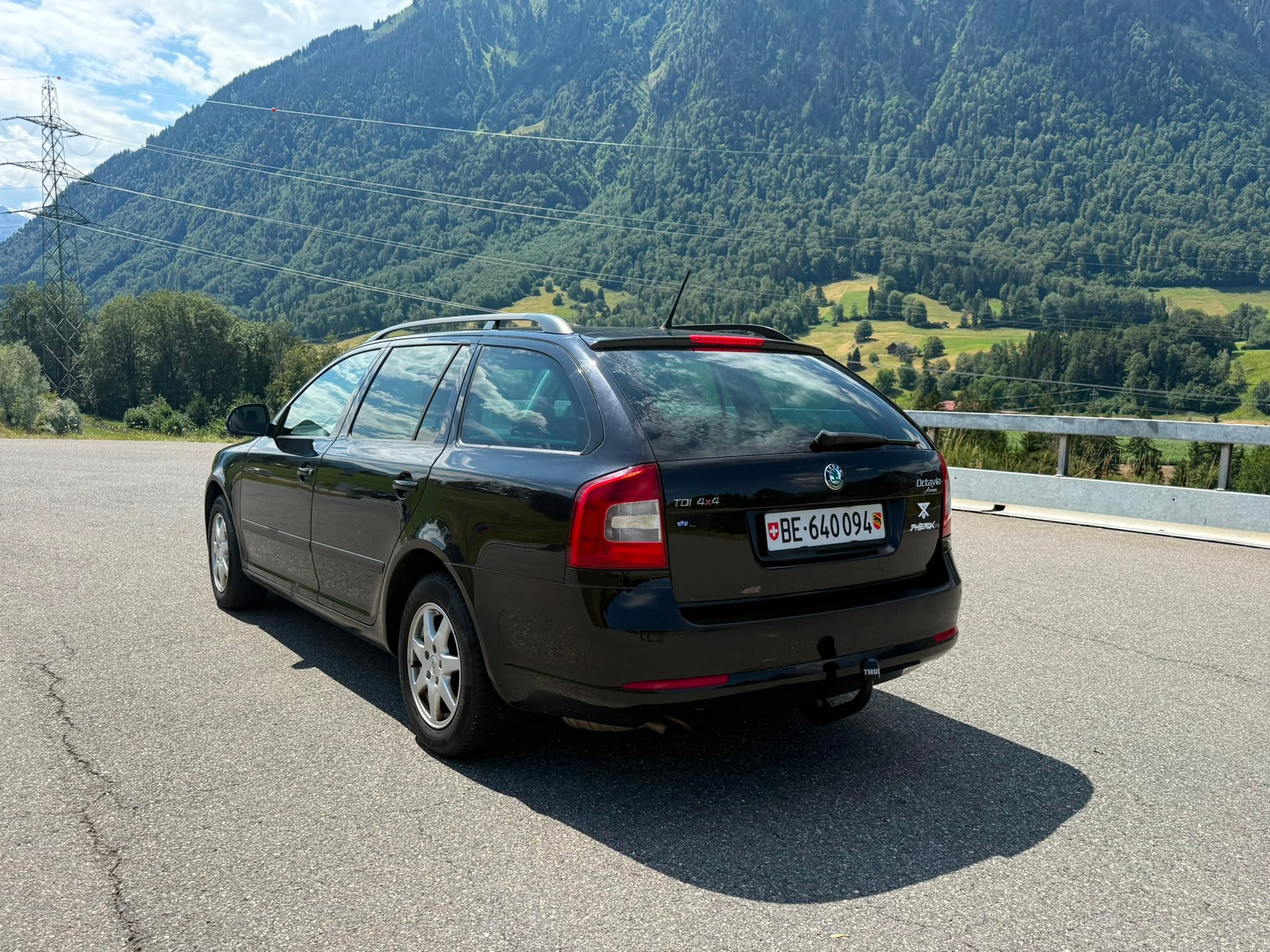 SKODA Octavia Combi 2.0 TDI 4x4 DSG-image-3