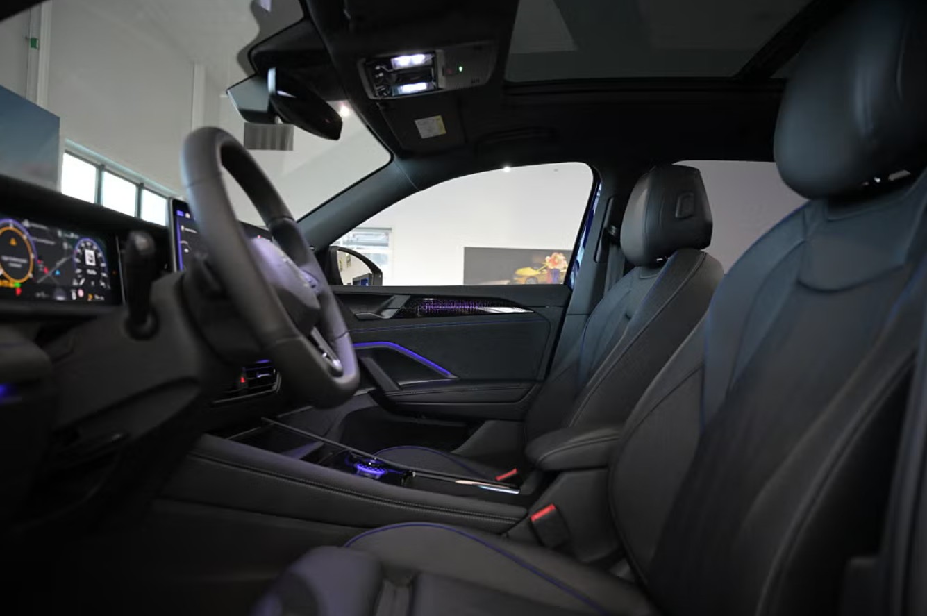 VW Tayron 2.0 TDI SCR R-Line Black Edition 4Motion DSG - 7 Sitzer!-image-14