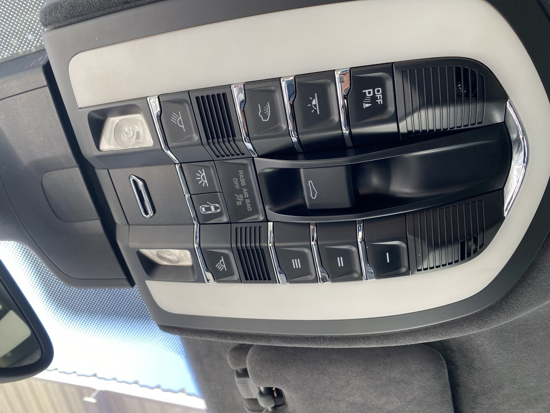PORSCHE Cayenne GTS-image-10