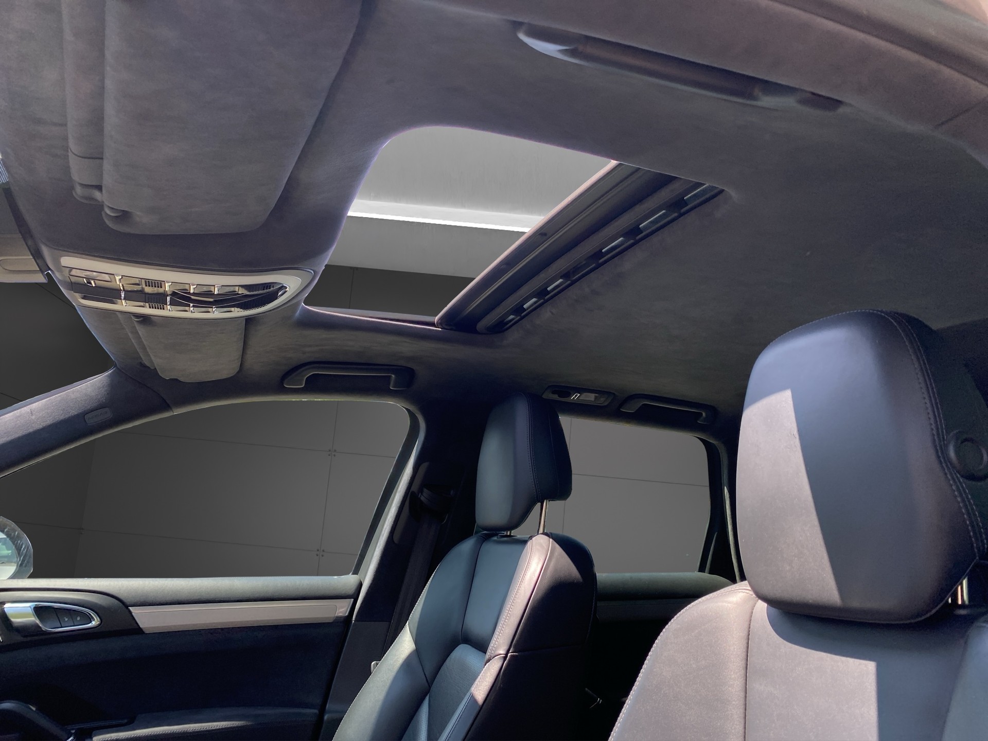 PORSCHE Cayenne GTS-image-13