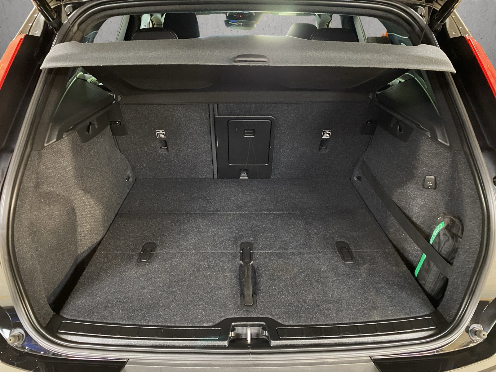 VOLVO XC40 T3 Momentum Geartronic-image-13