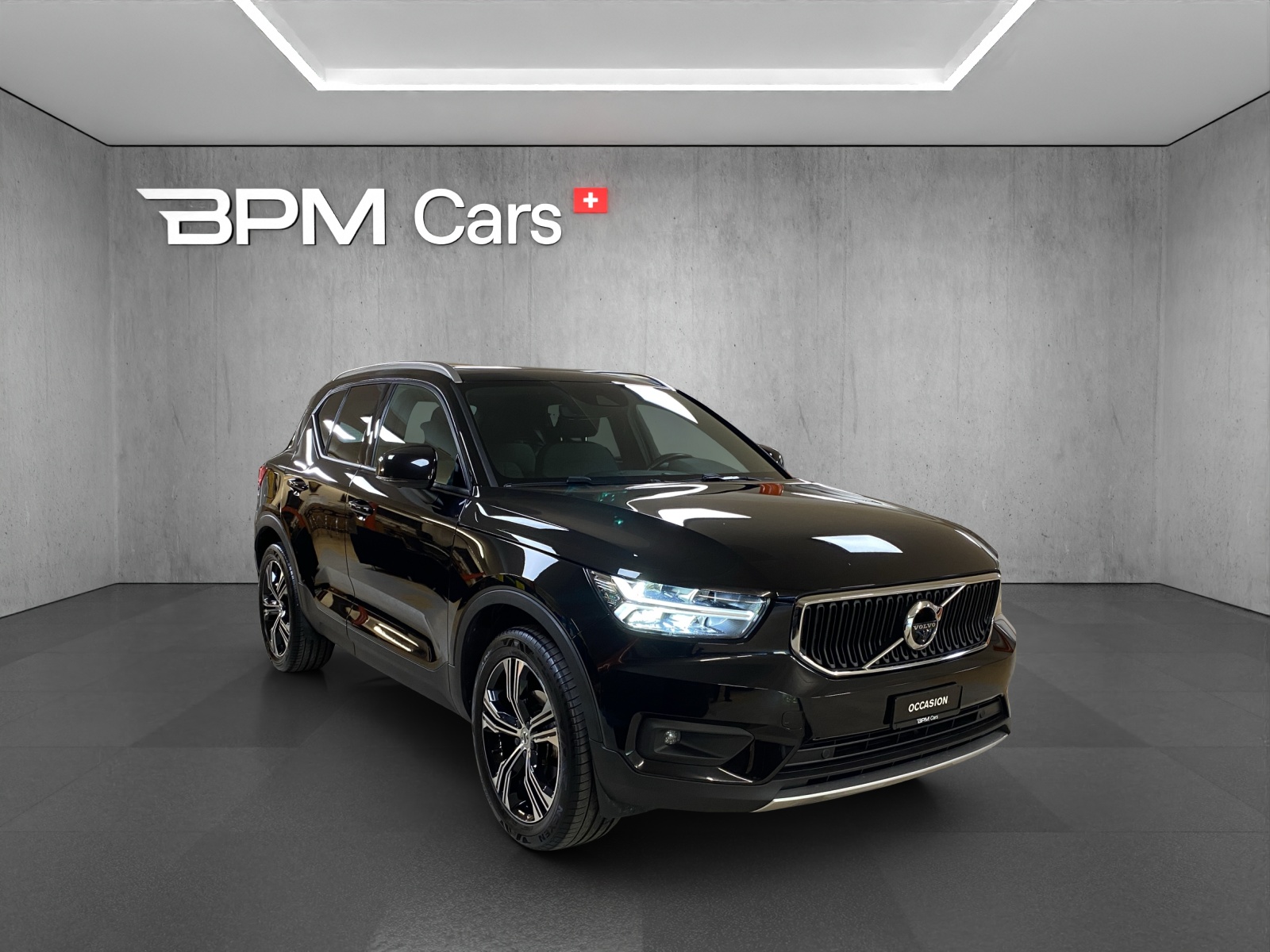 VOLVO XC40 T3 Momentum Geartronic-image-4