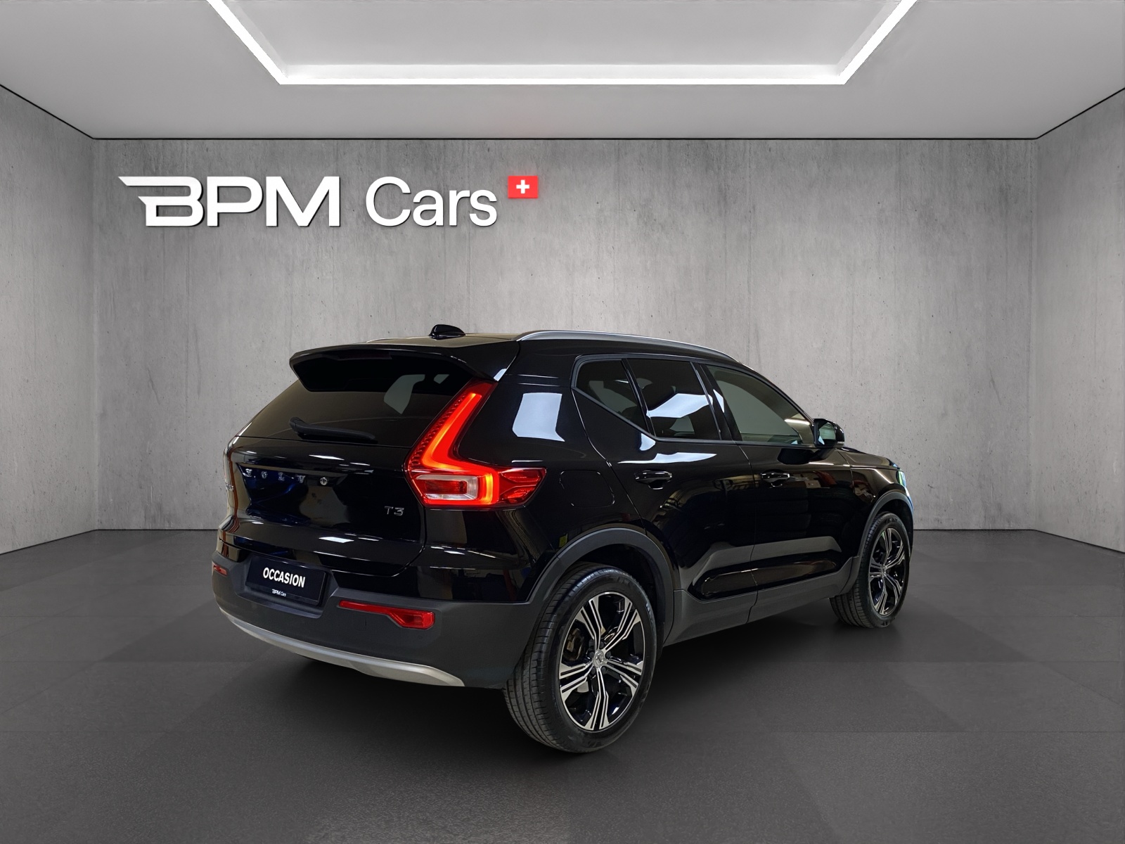 VOLVO XC40 T3 Momentum Geartronic-image-1