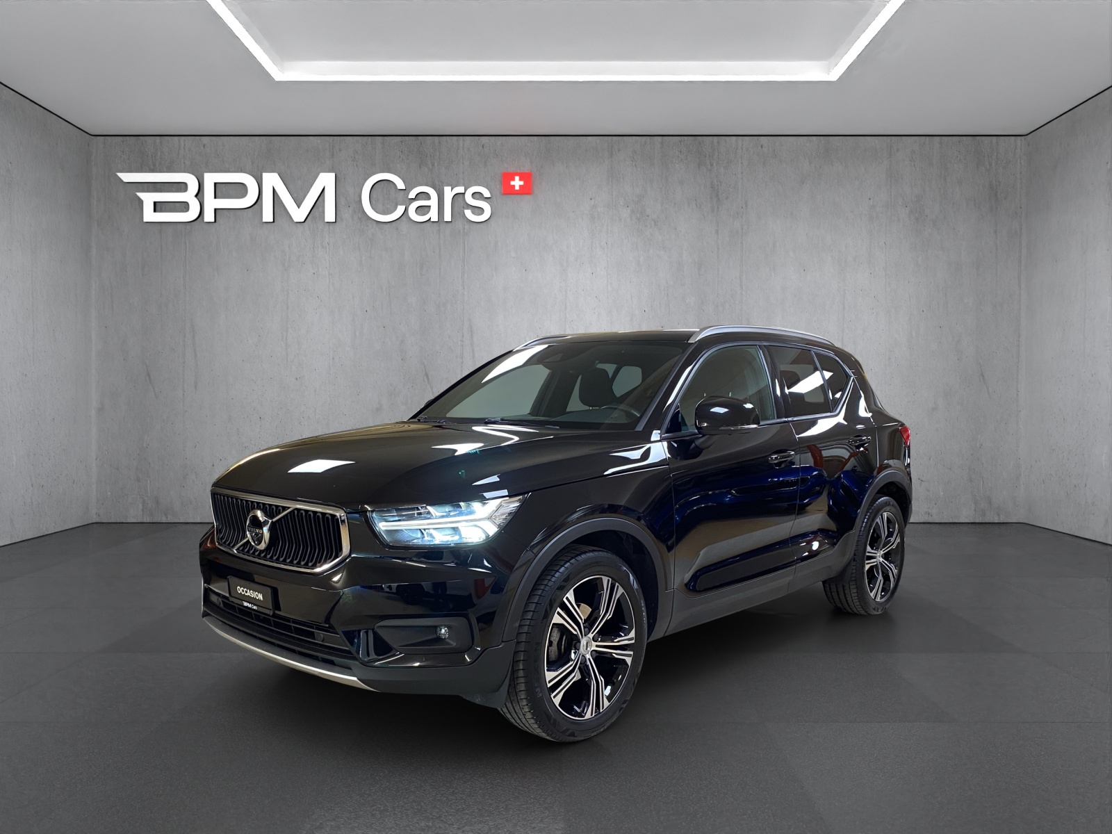 VOLVO XC40 T3 Momentum Geartronic-image-0