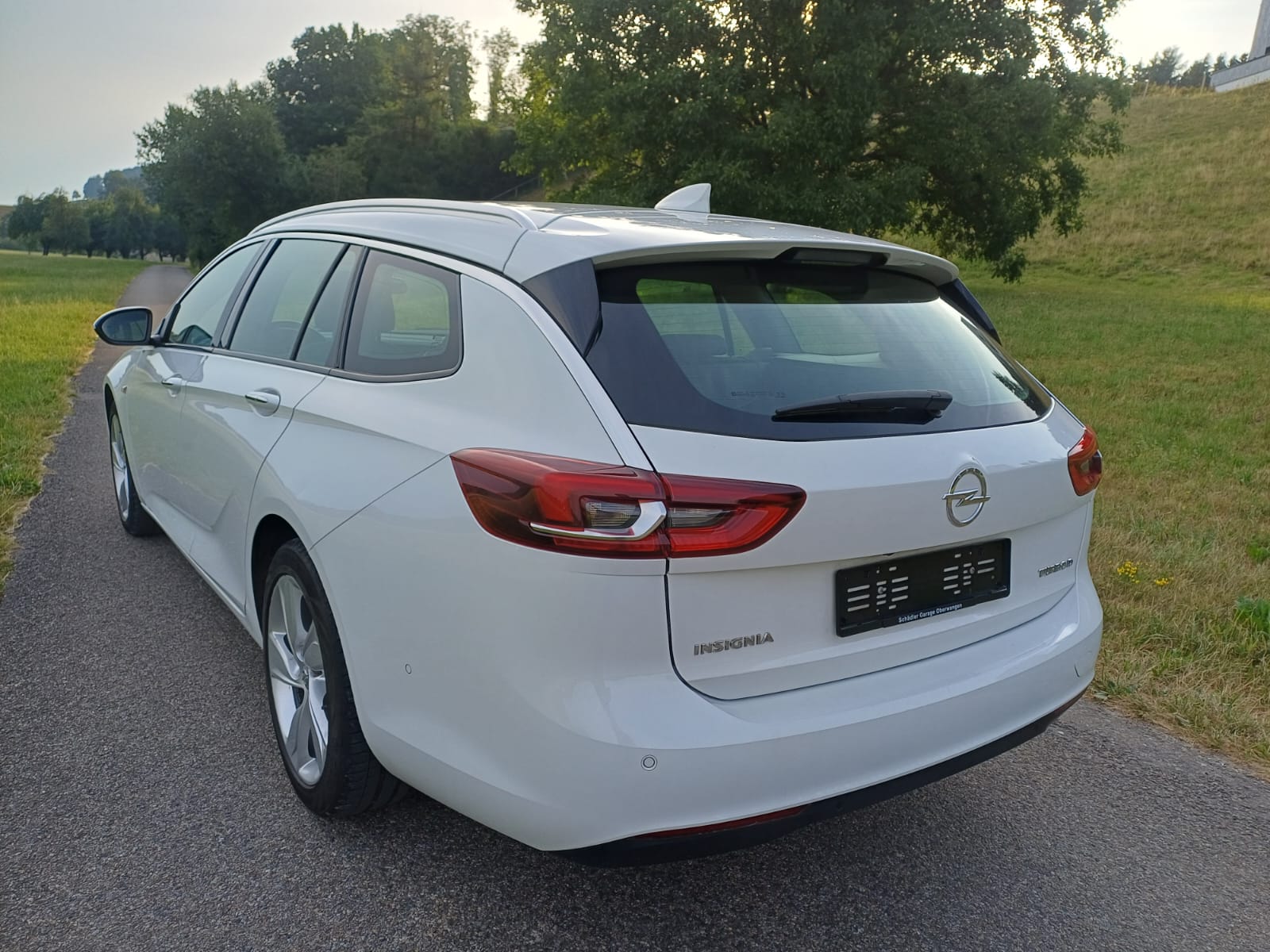 OPEL Insignia 2.0 CDTI SportsTourer Exclusive Automatic-image-3