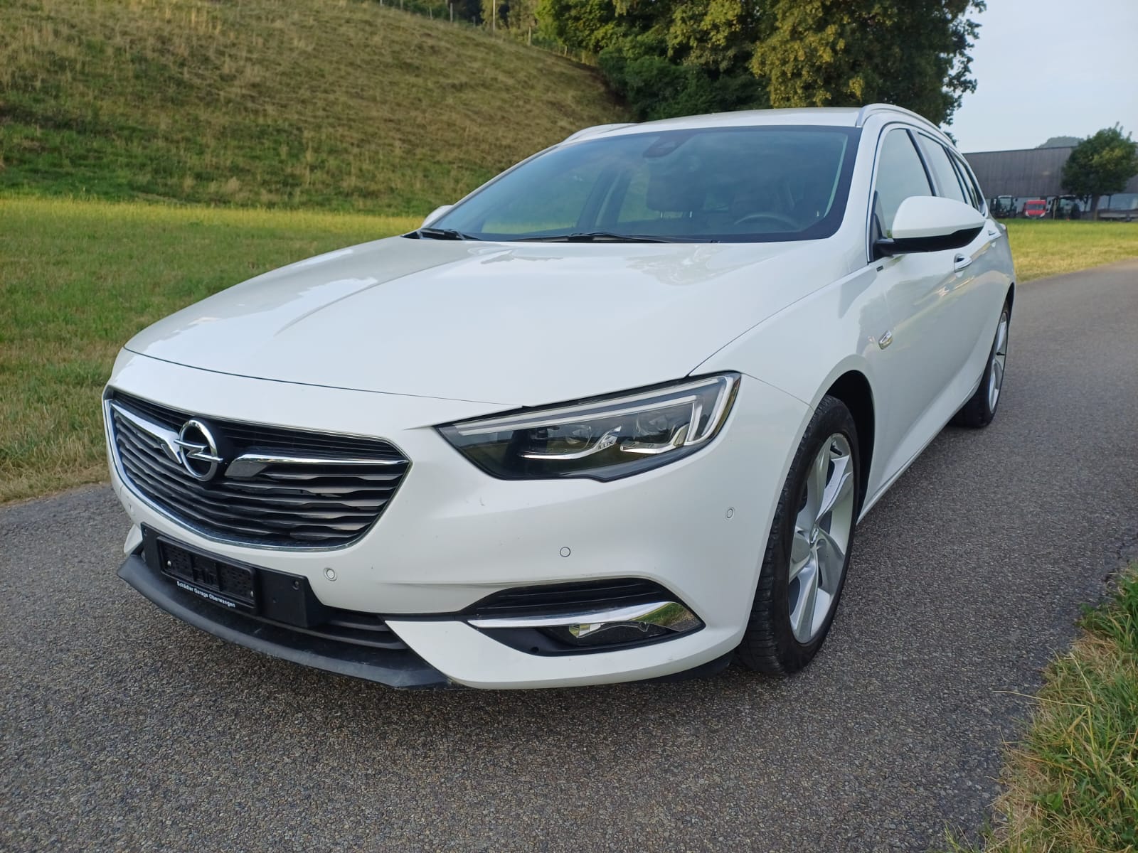 OPEL Insignia 2.0 CDTI SportsTourer Exclusive Automatic-image-0