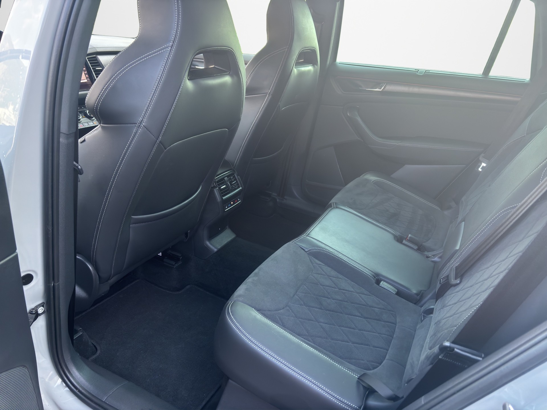 SKODA Kodiaq 2.0 TSI 4x4 SportLine-image-10