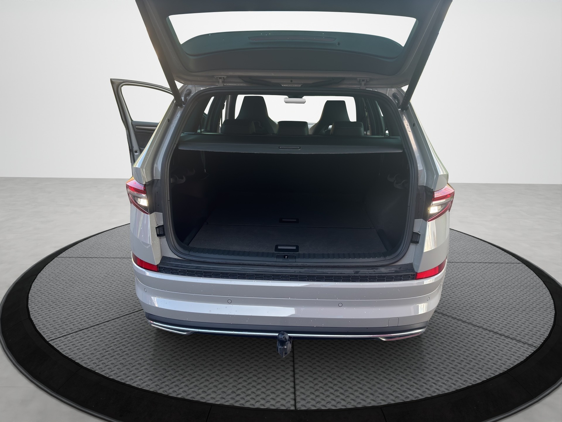 SKODA Kodiaq 2.0 TSI 4x4 SportLine-image-14
