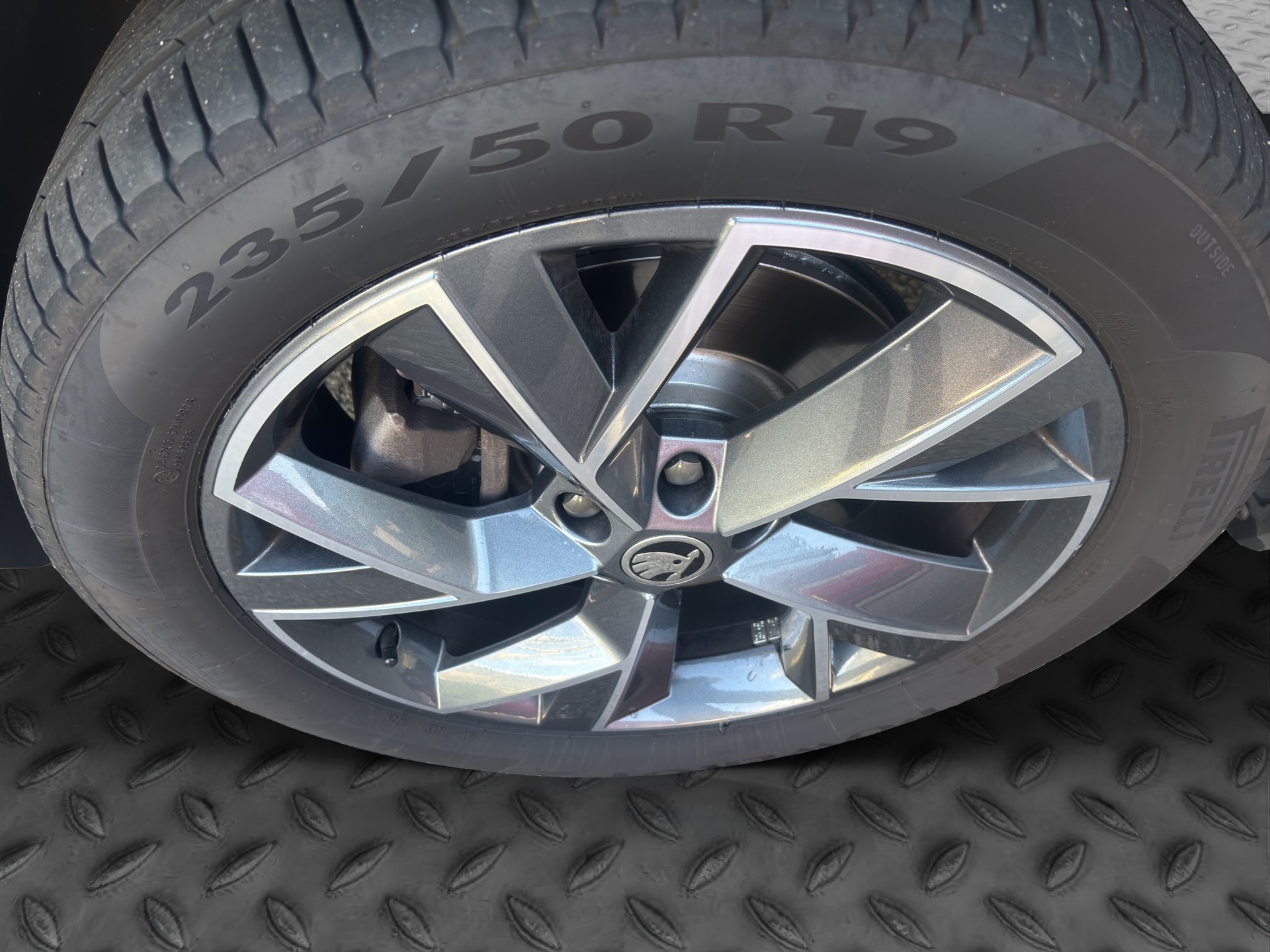 SKODA Kodiaq 2.0 TSI 4x4 SportLine-image-16