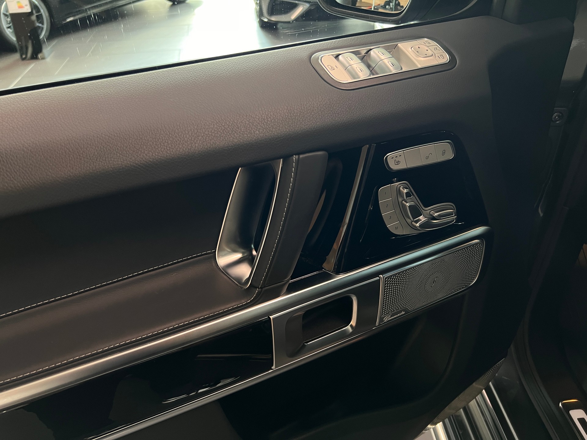 MERCEDES-BENZ G 450d 9G-Tronic-image-11