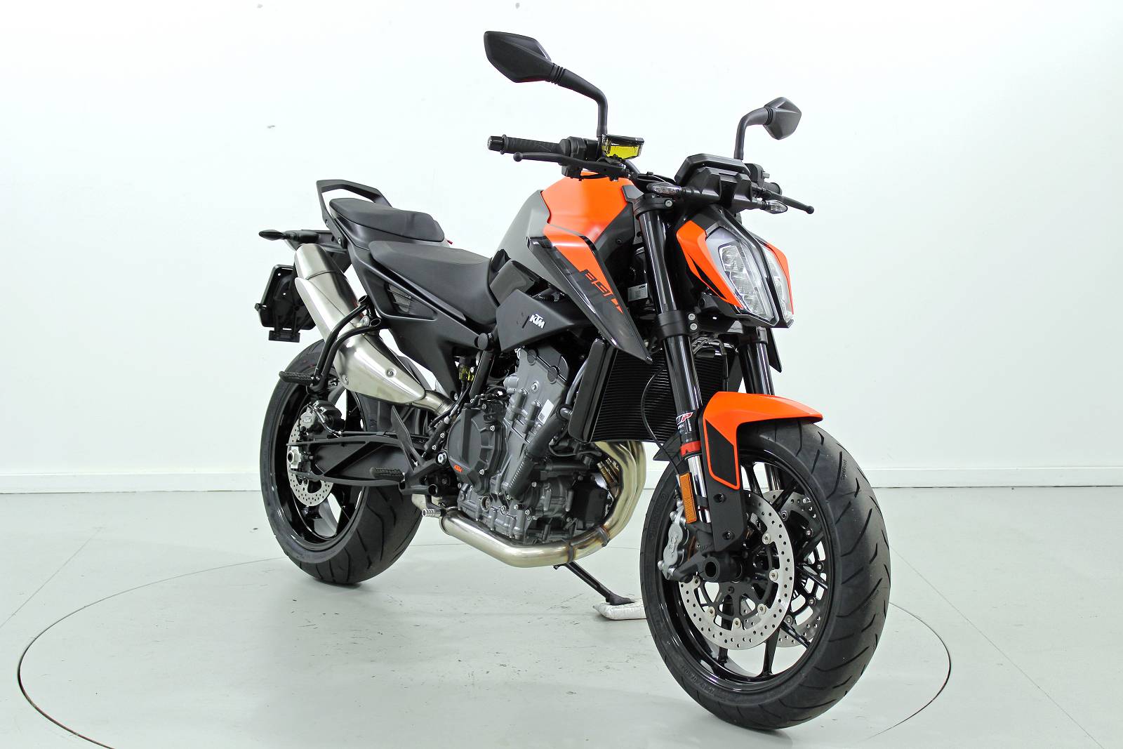 KTM 890 Duke ABS-showroom-element-1