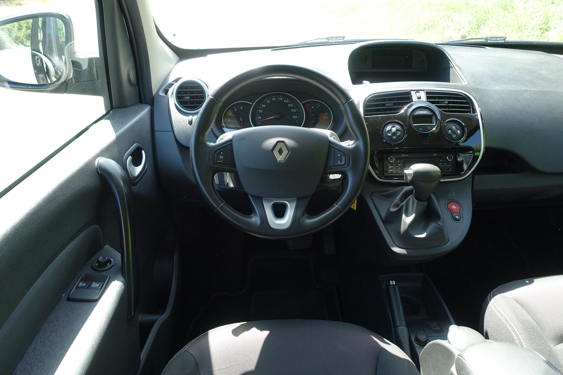 RENAULT Kangoo 1.5 dCi Intens EDC-image-2
